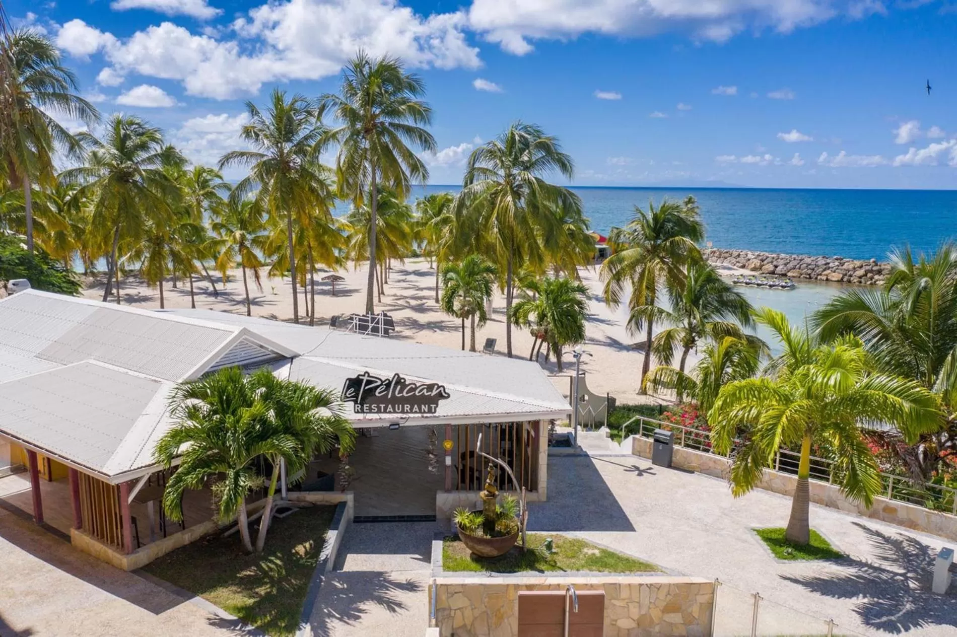 Restaurant/places to eat in Zenitude Hôtel Résidences Le Salako