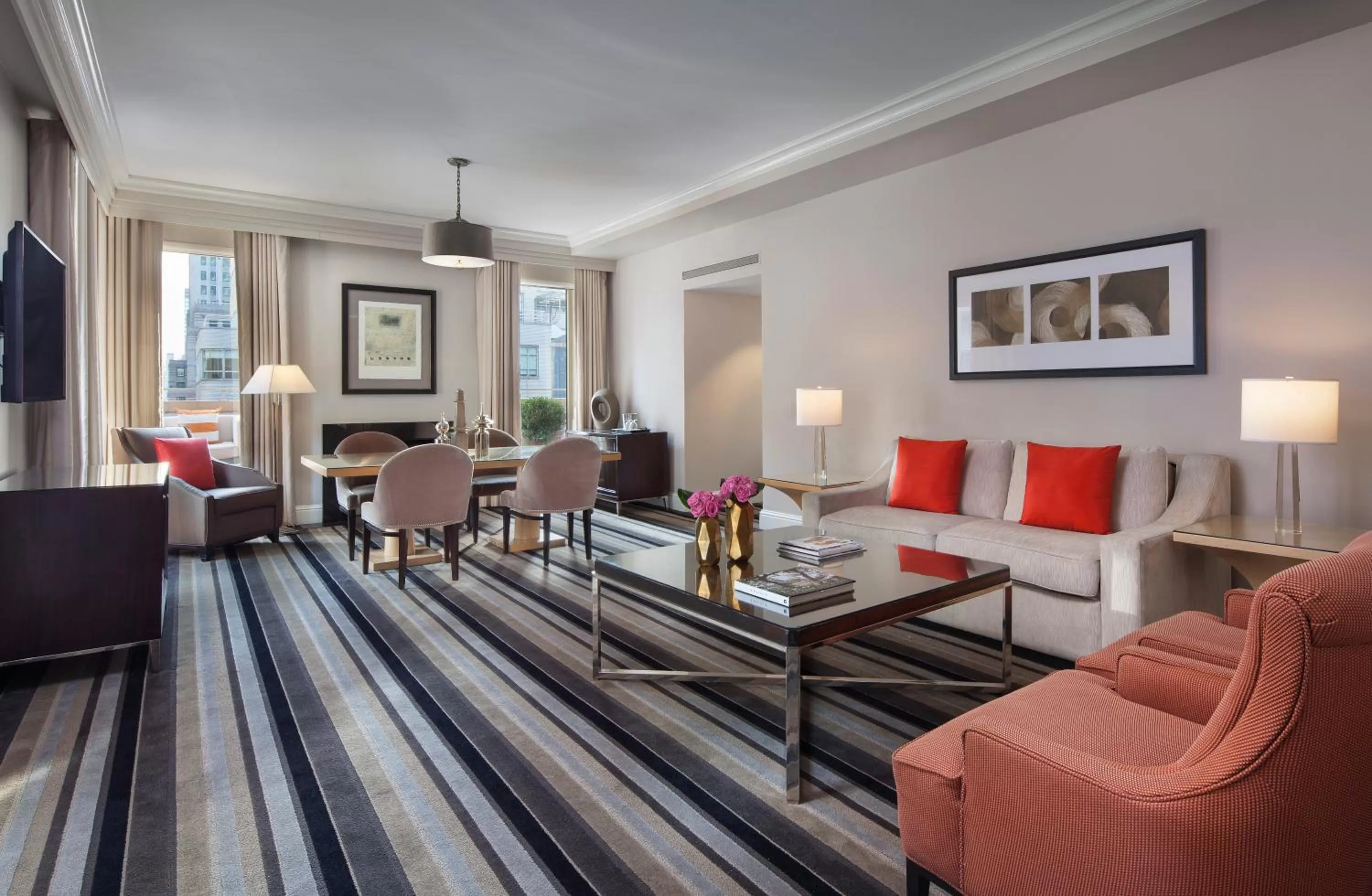 Seating area in Omni Berkshire Place