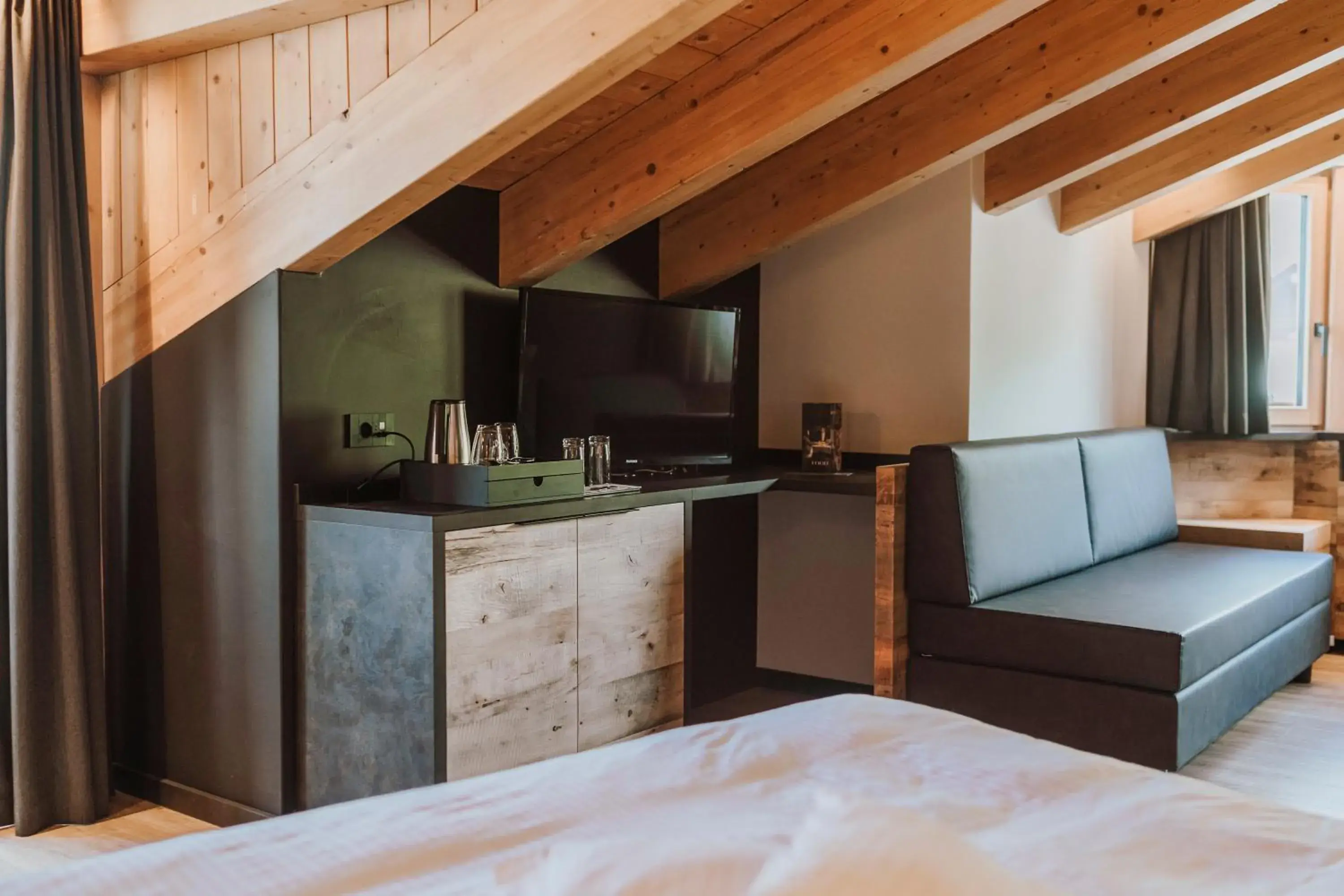 Seating area, Kitchen/Kitchenette in Hotel Concordia