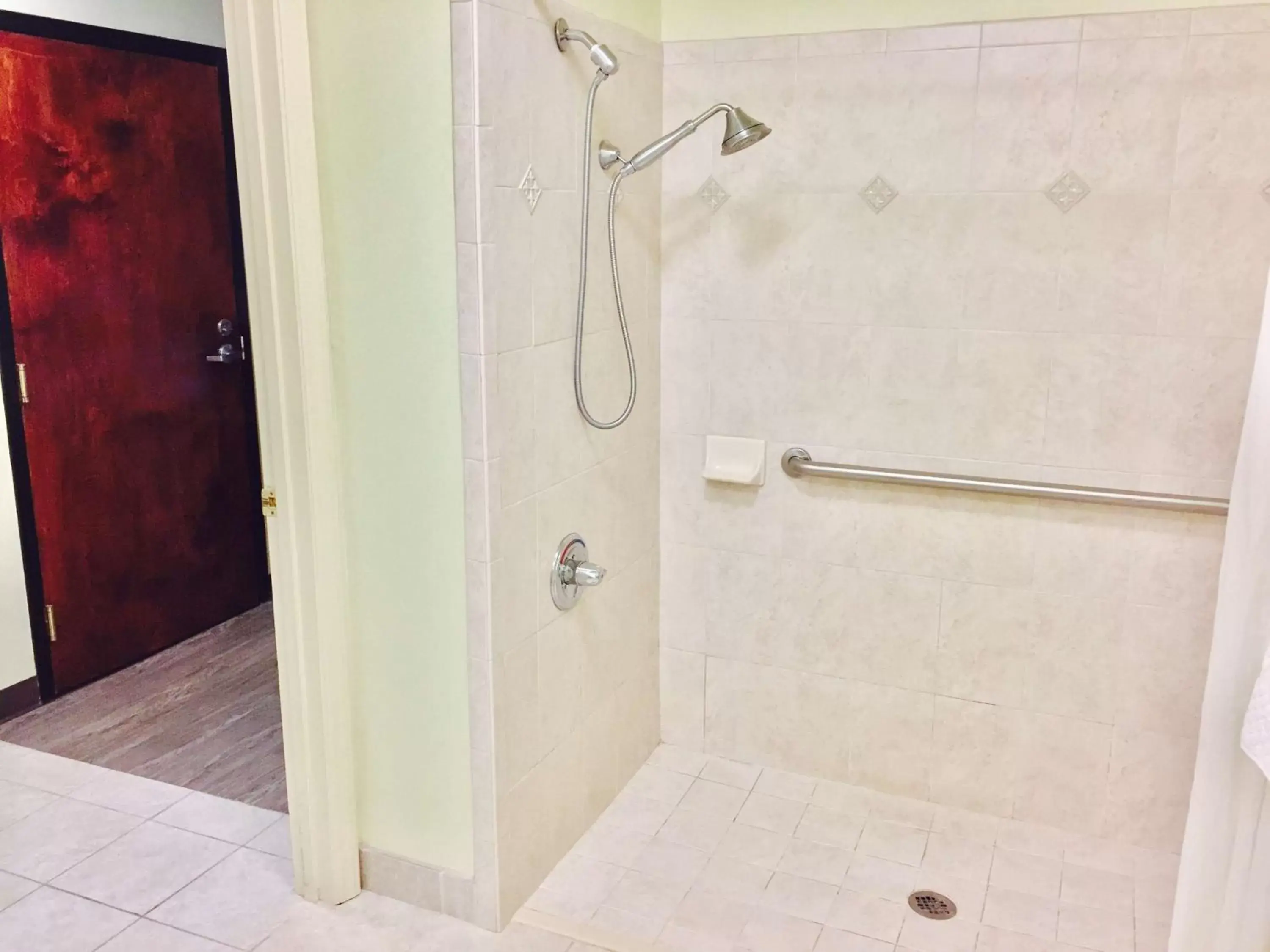 King Room with Walk-in Shower - Disability Access in Best Western Butner Creedmoor Inn King Room with Walk-in Shower - Disability Access in Best Western Butner Creedmoor Inn