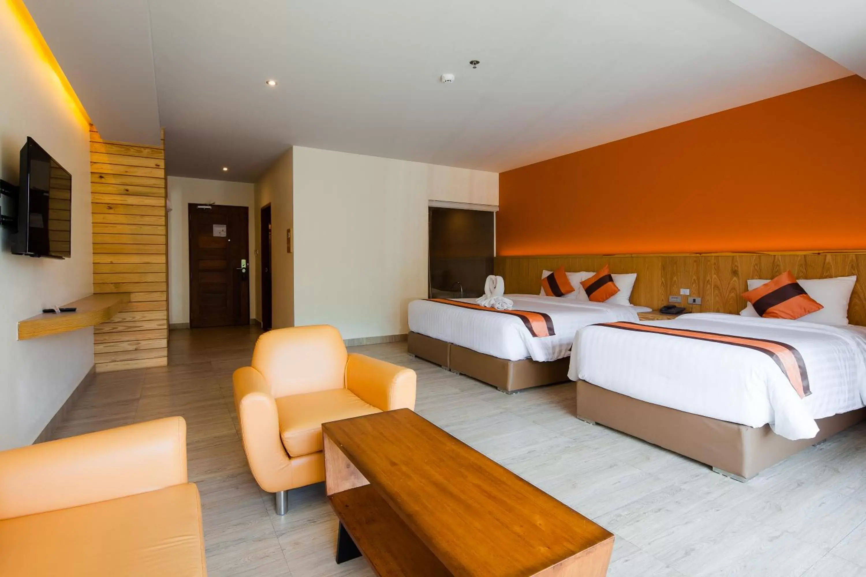 Triple Room with Mountain View in Balihai Bay Pattaya Triple Room with Mountain View in Balihai Bay Pattaya