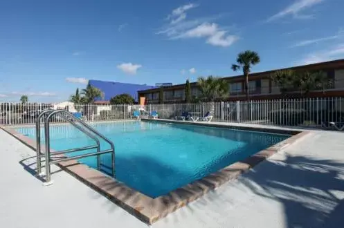 Swimming Pool in Motel 6-Wildwood, FL