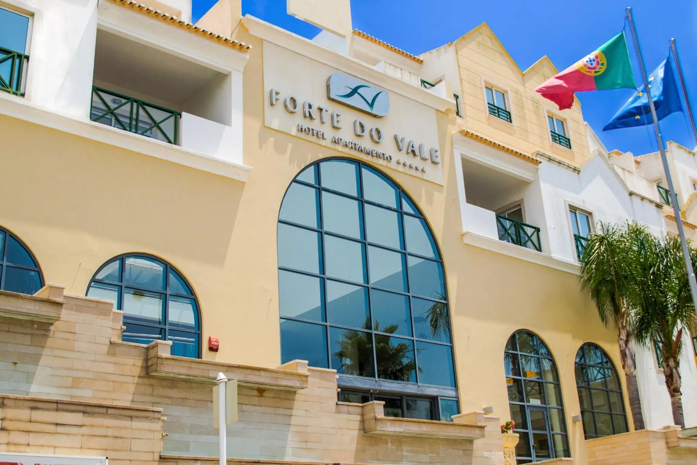 Property building in Grand Muthu Forte do Vale