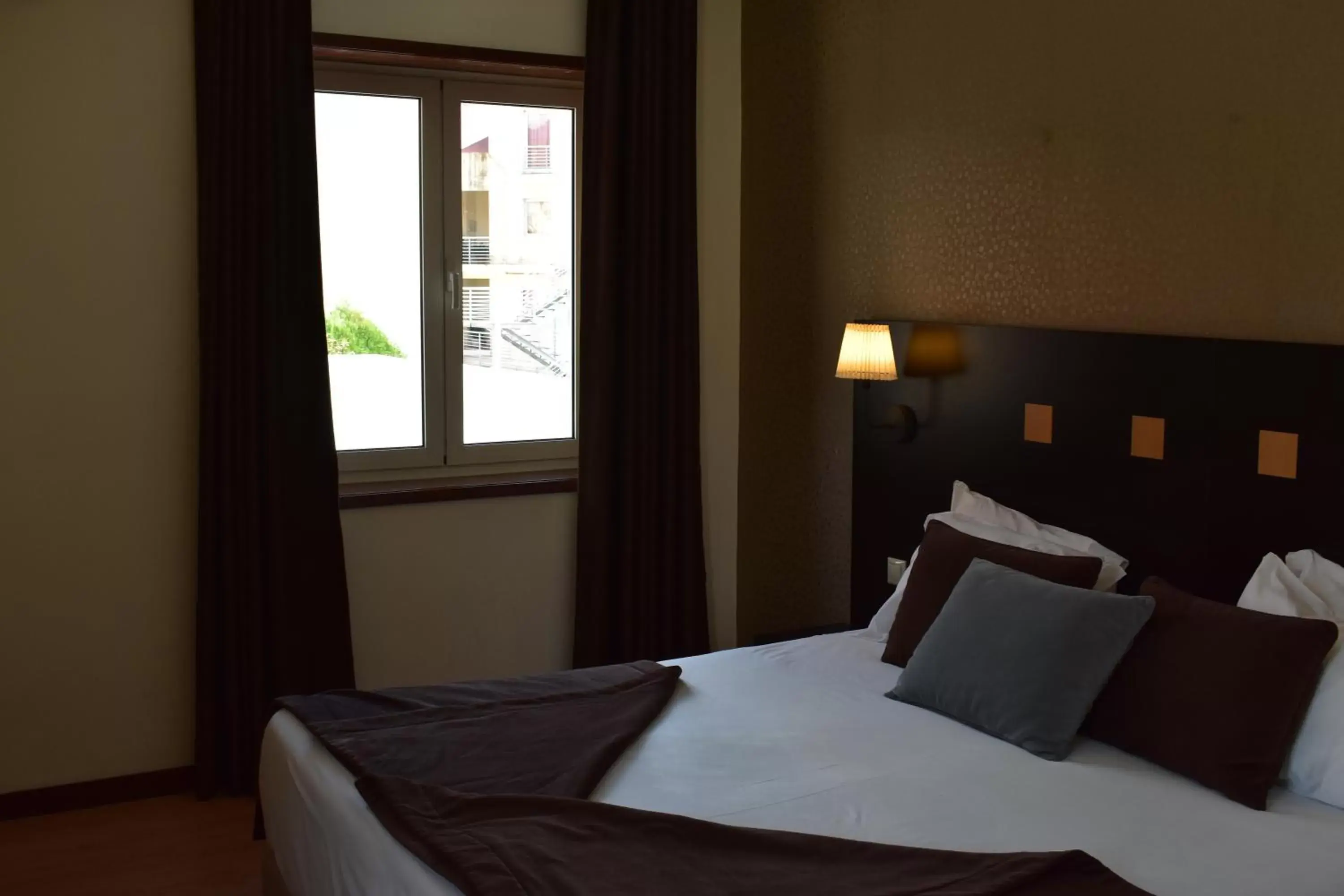 Bedroom, Bed in Douro Marina Hotel & SPA
