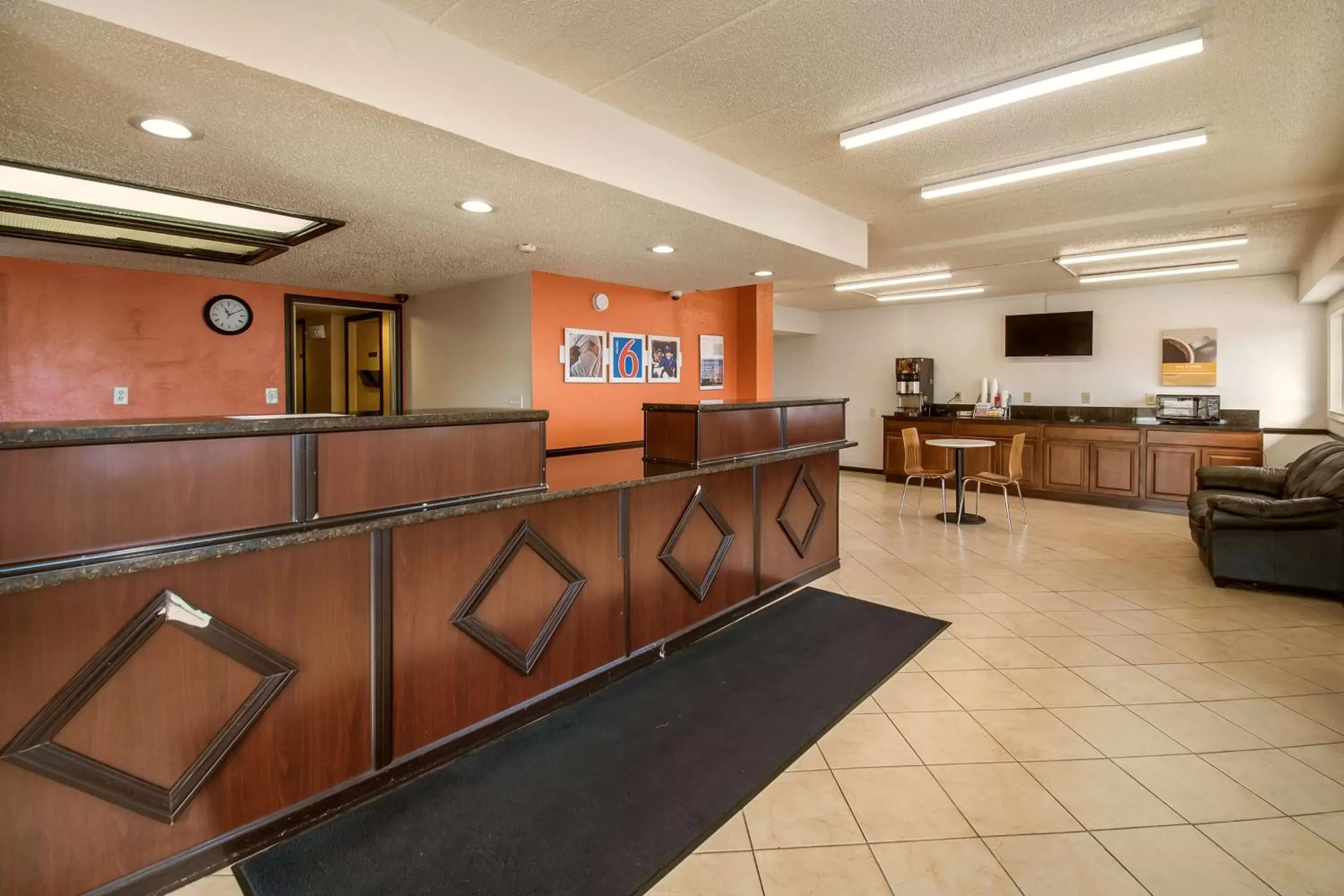 Property logo or sign, Lobby/Reception in Motel 6-Grove City, OH