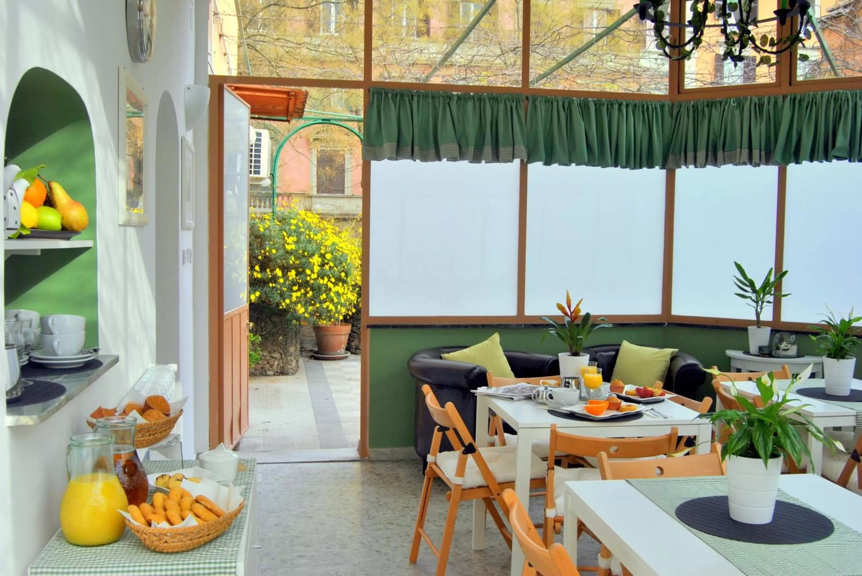 Patio in Hotel Carmel