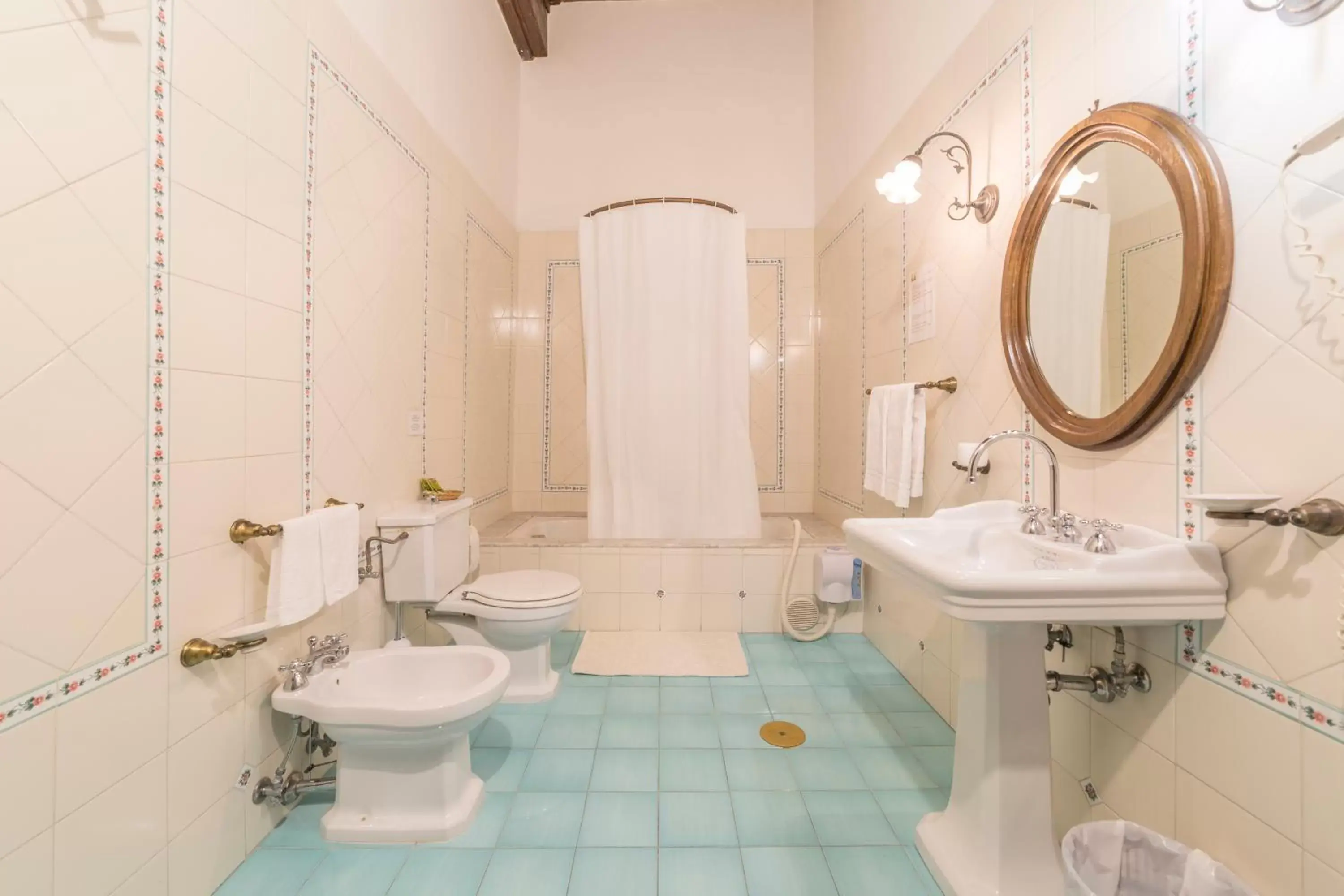 Shower, Bathroom in La Residenza del Proconsolo