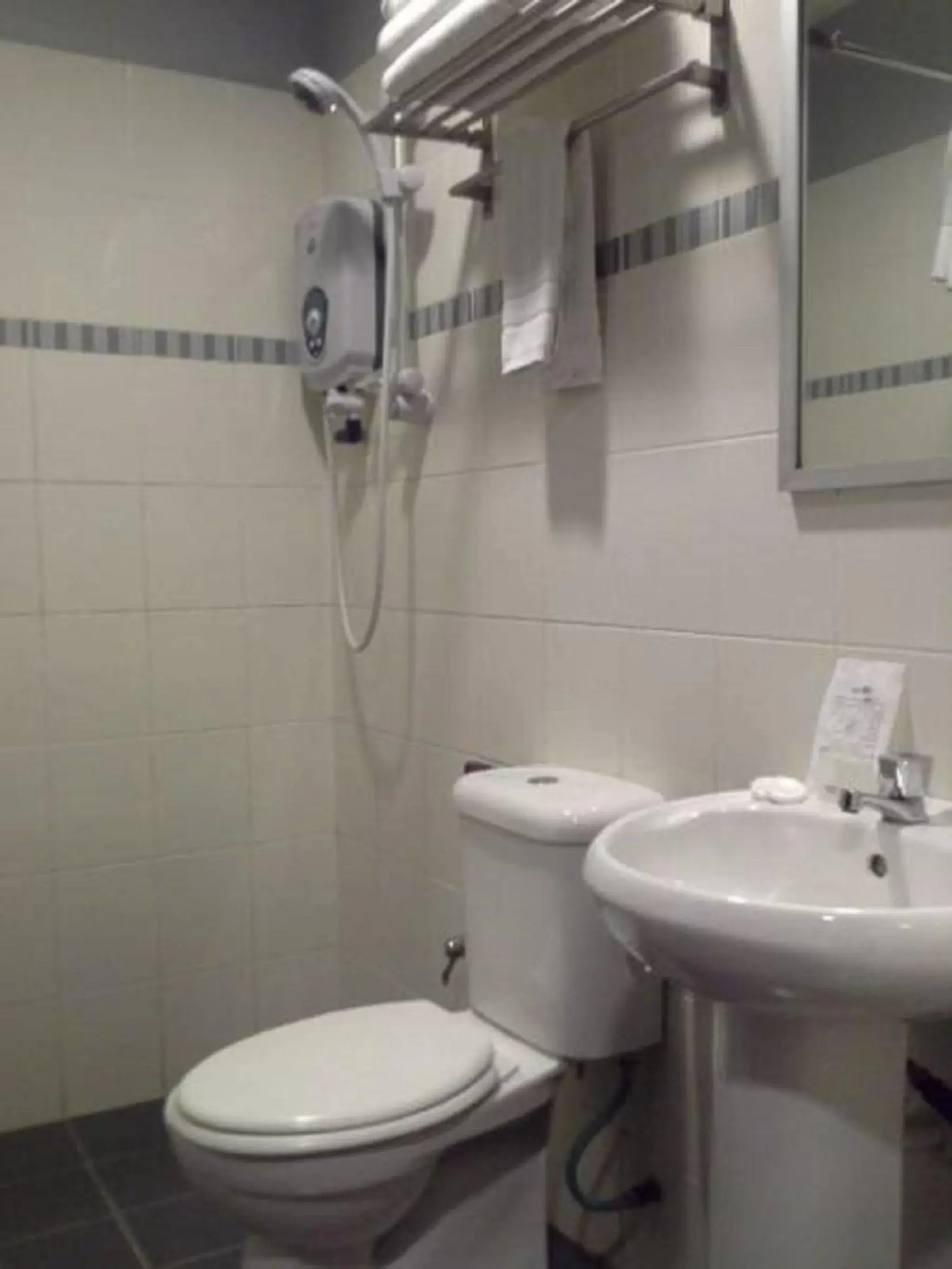 Bathroom in Hotel Sadong 88