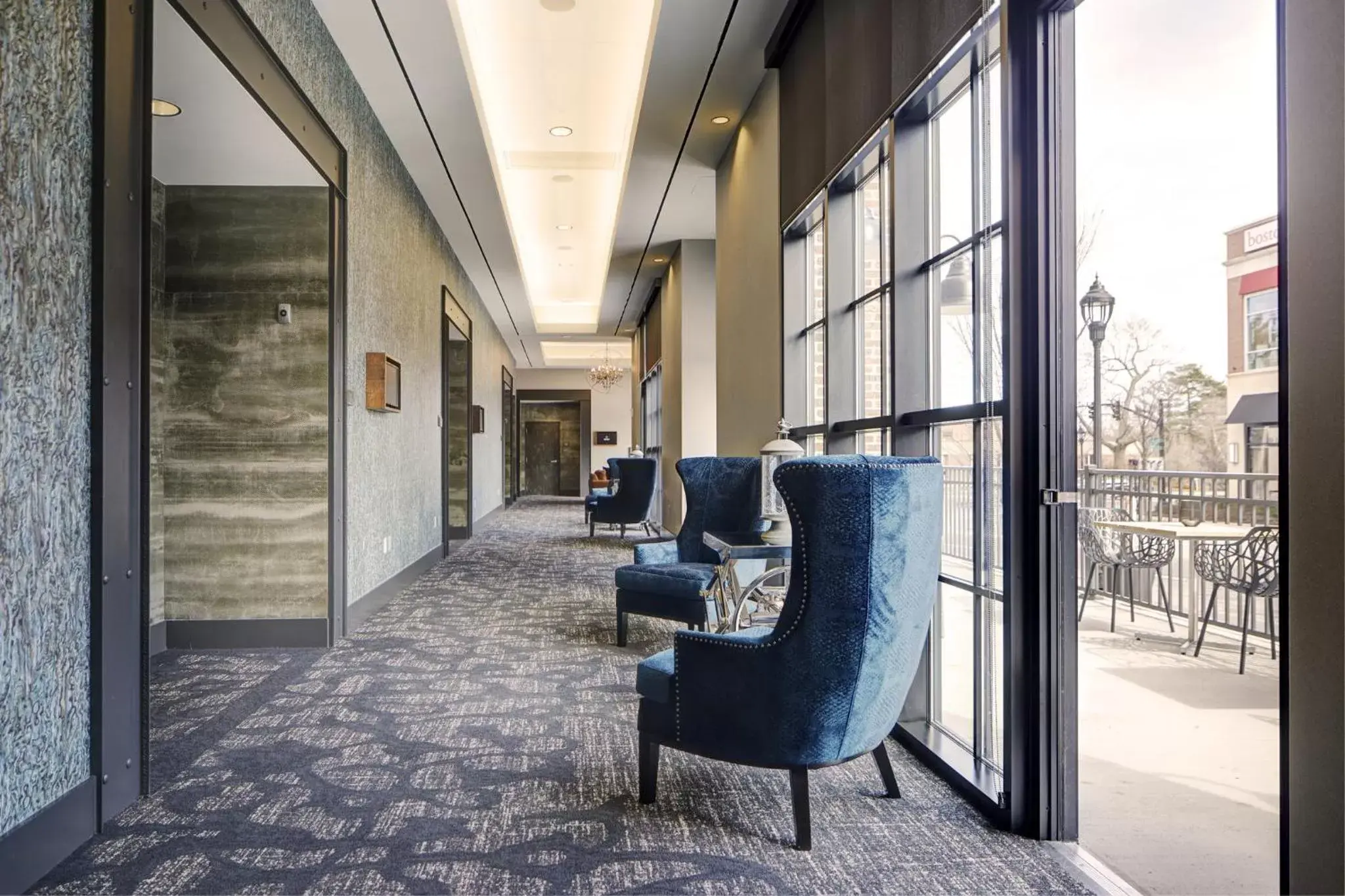 Lobby or reception, Seating Area in Archer Hotel Boston/Burlington