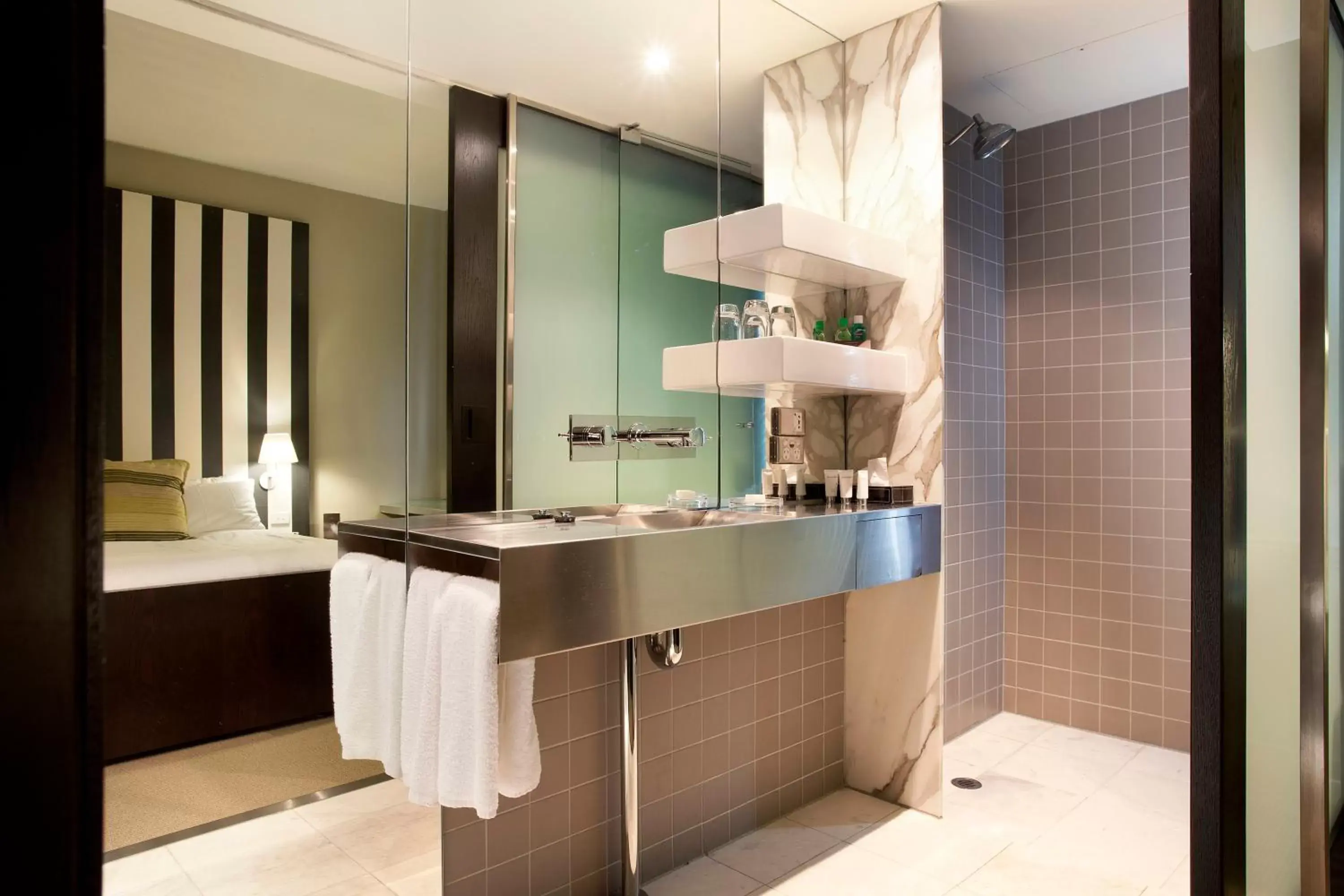 Bathroom, Kitchen/Kitchenette in Lancemore Mansion Hotel Werribee Park