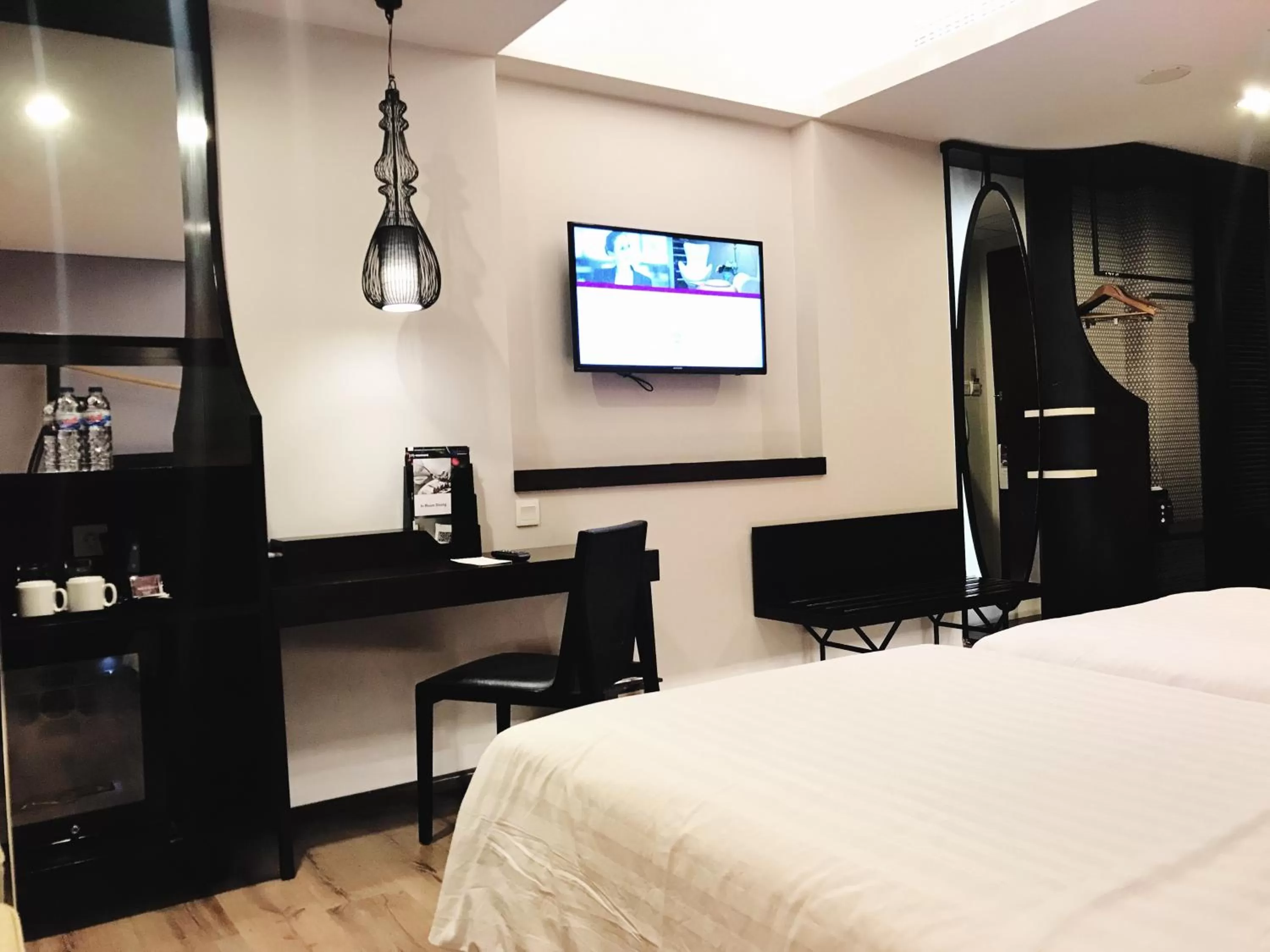 Bedroom, Bed in Mercure Surabaya Grand Mirama