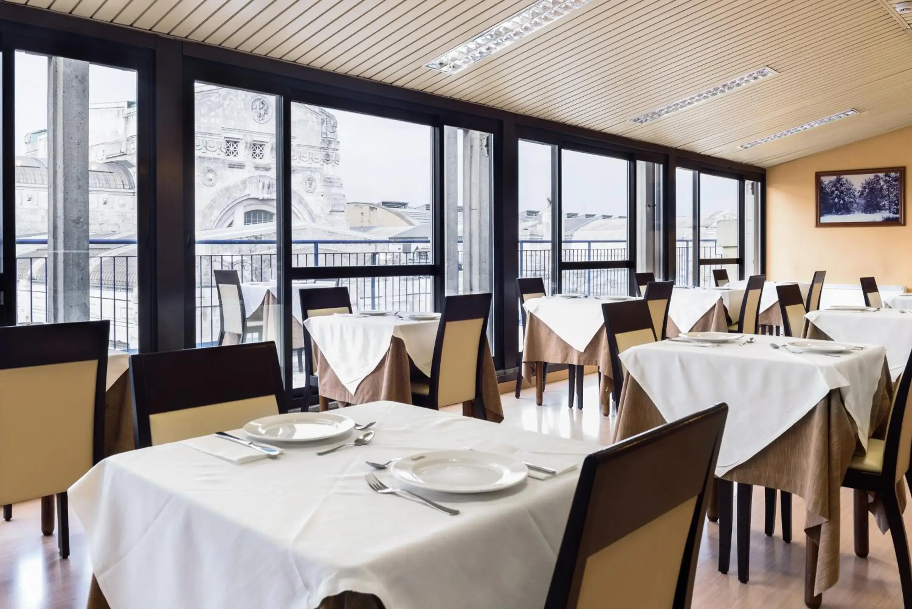 Balcony/Terrace, Restaurant/Places to Eat in B&B Hotel Milano Aosta