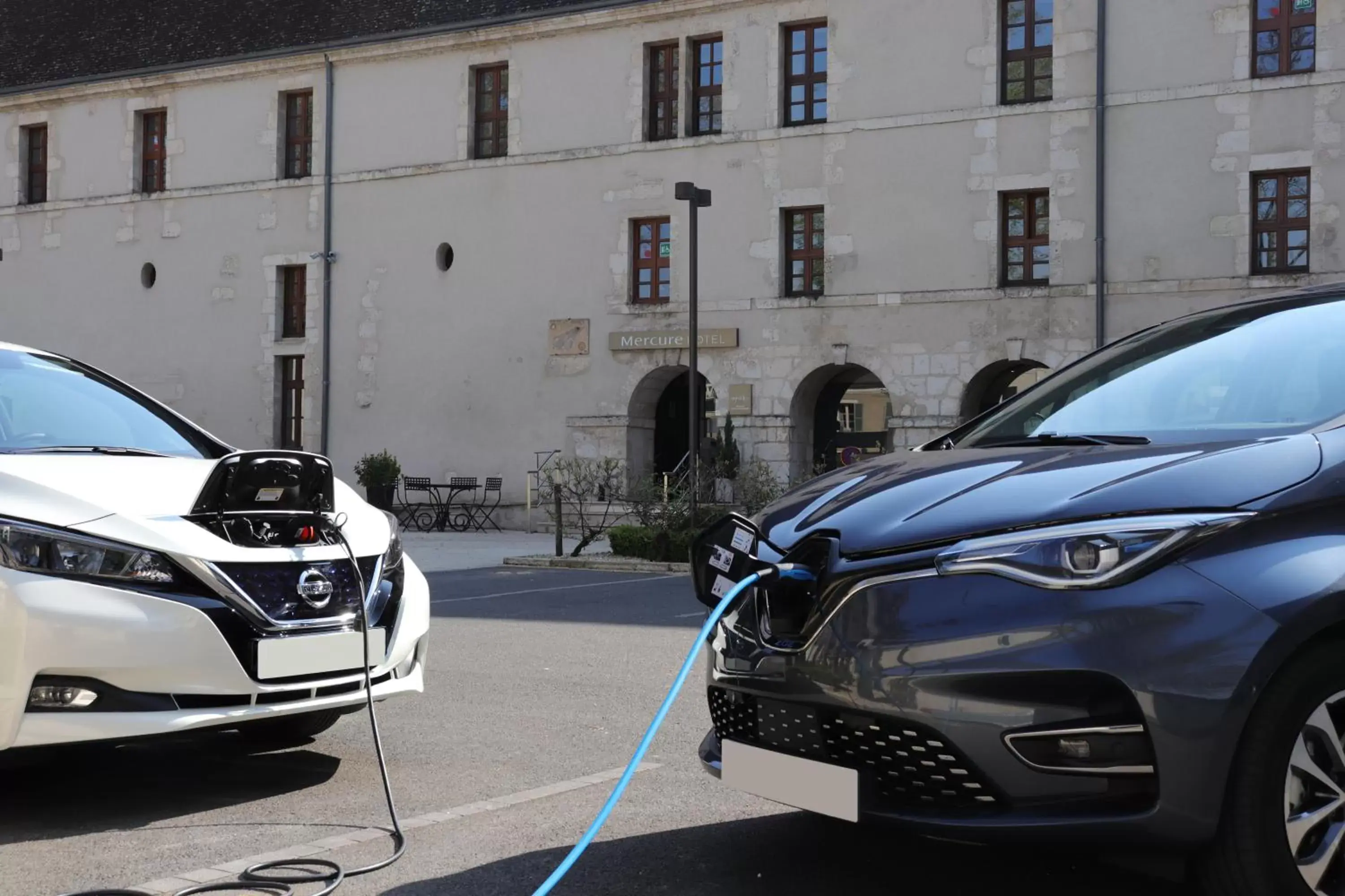 Property building in Hotel De Bourbon Grand Hotel Mercure Bourges Property building in Hotel De Bourbon Grand Hotel Mercure Bourges