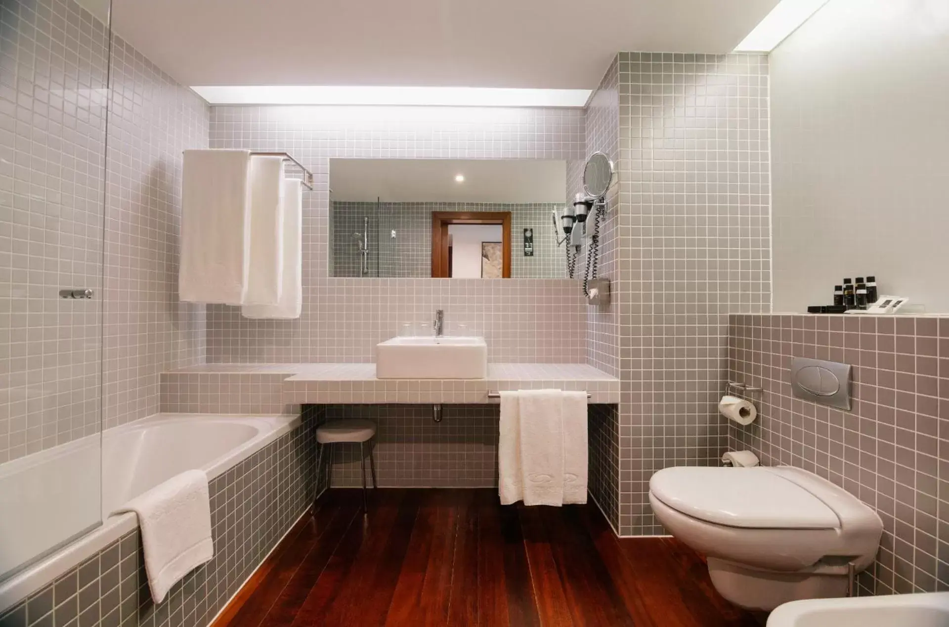 Toilet, Bathroom in Hotel Acores Lisboa