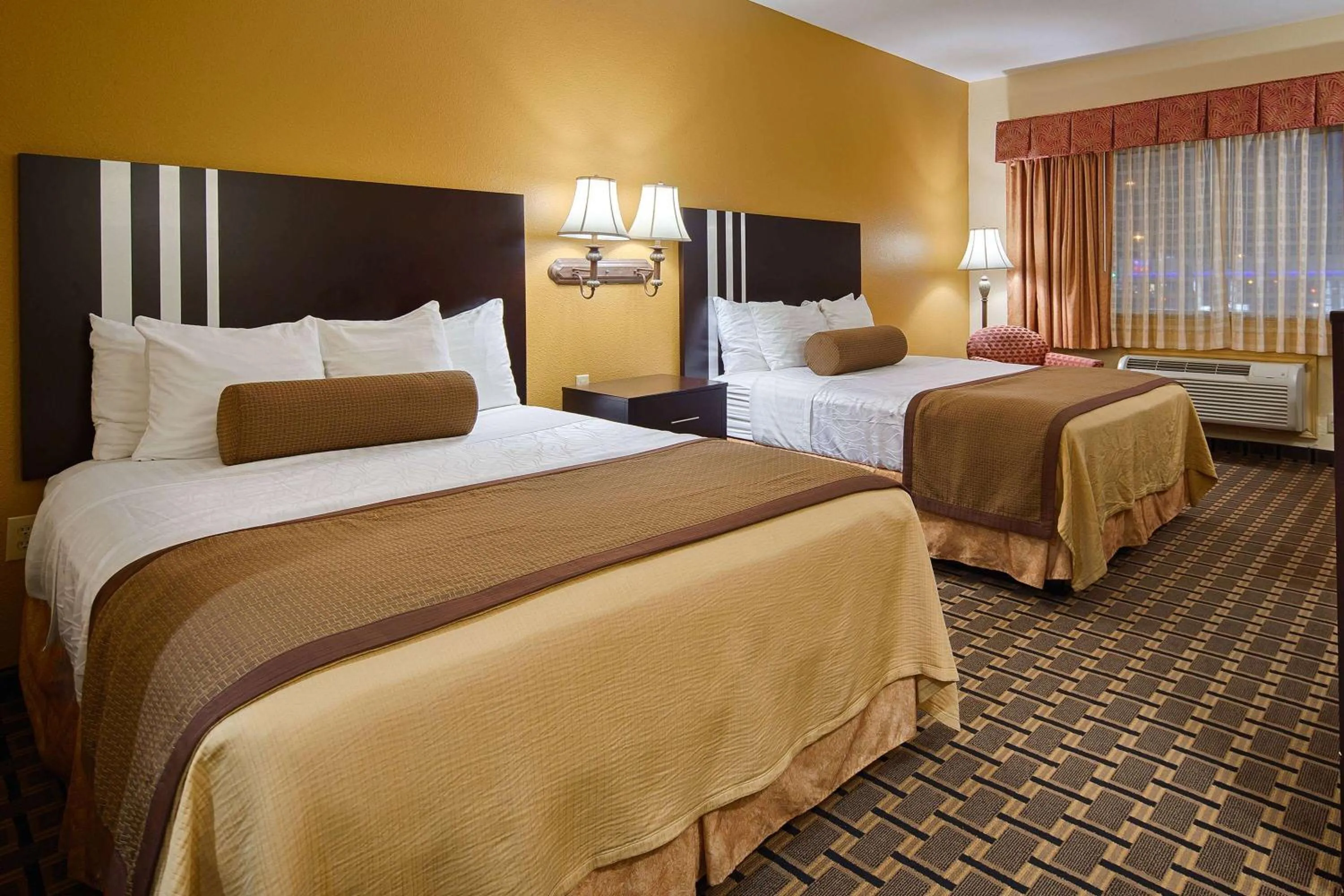 Days Inn & Suites by Wyndham Sam Houston Tollway