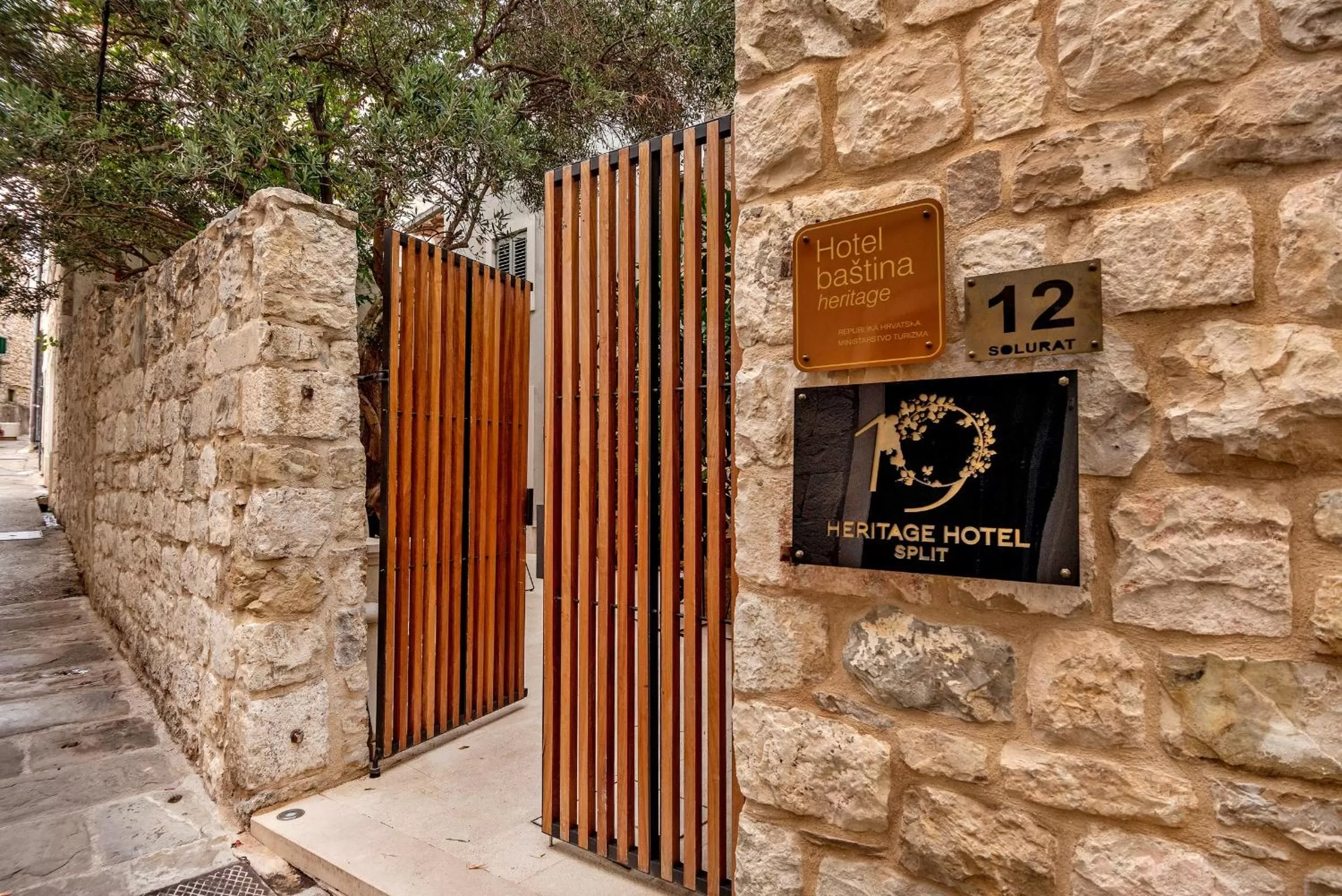 Facade/entrance in Heritage Hotel 19