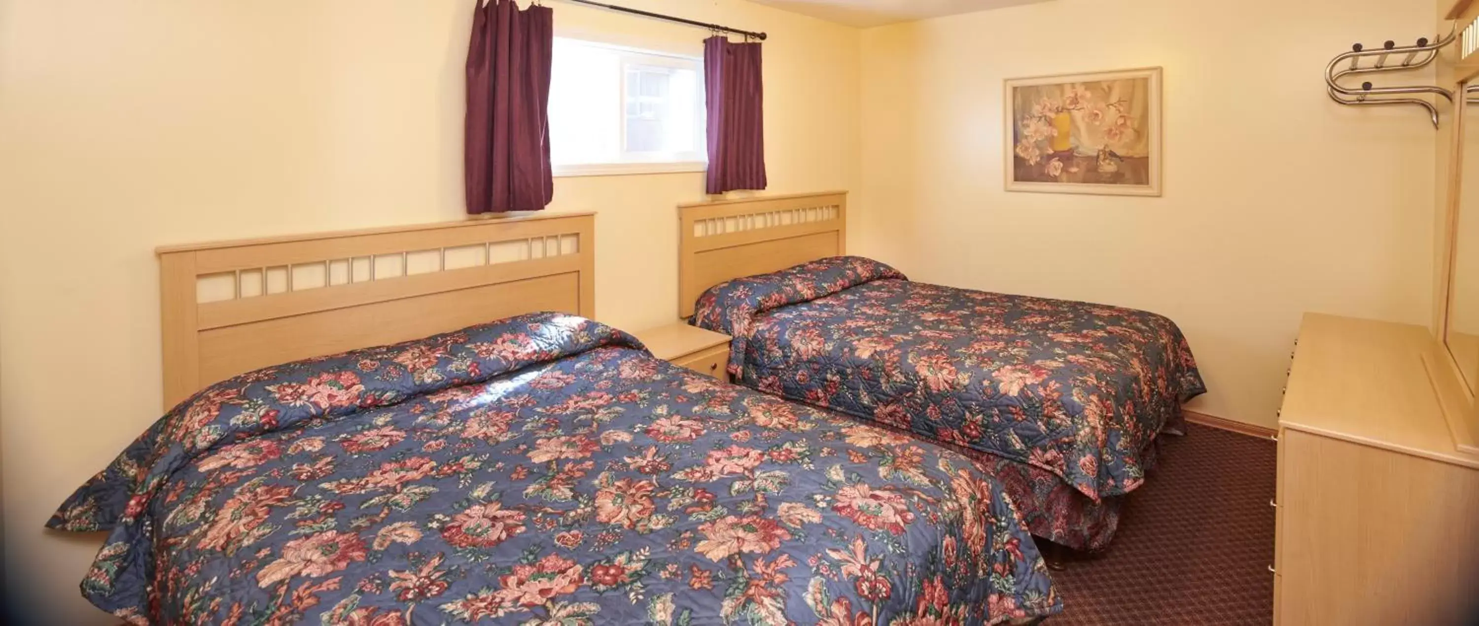 Bedroom, Bed in Black Sea Motel