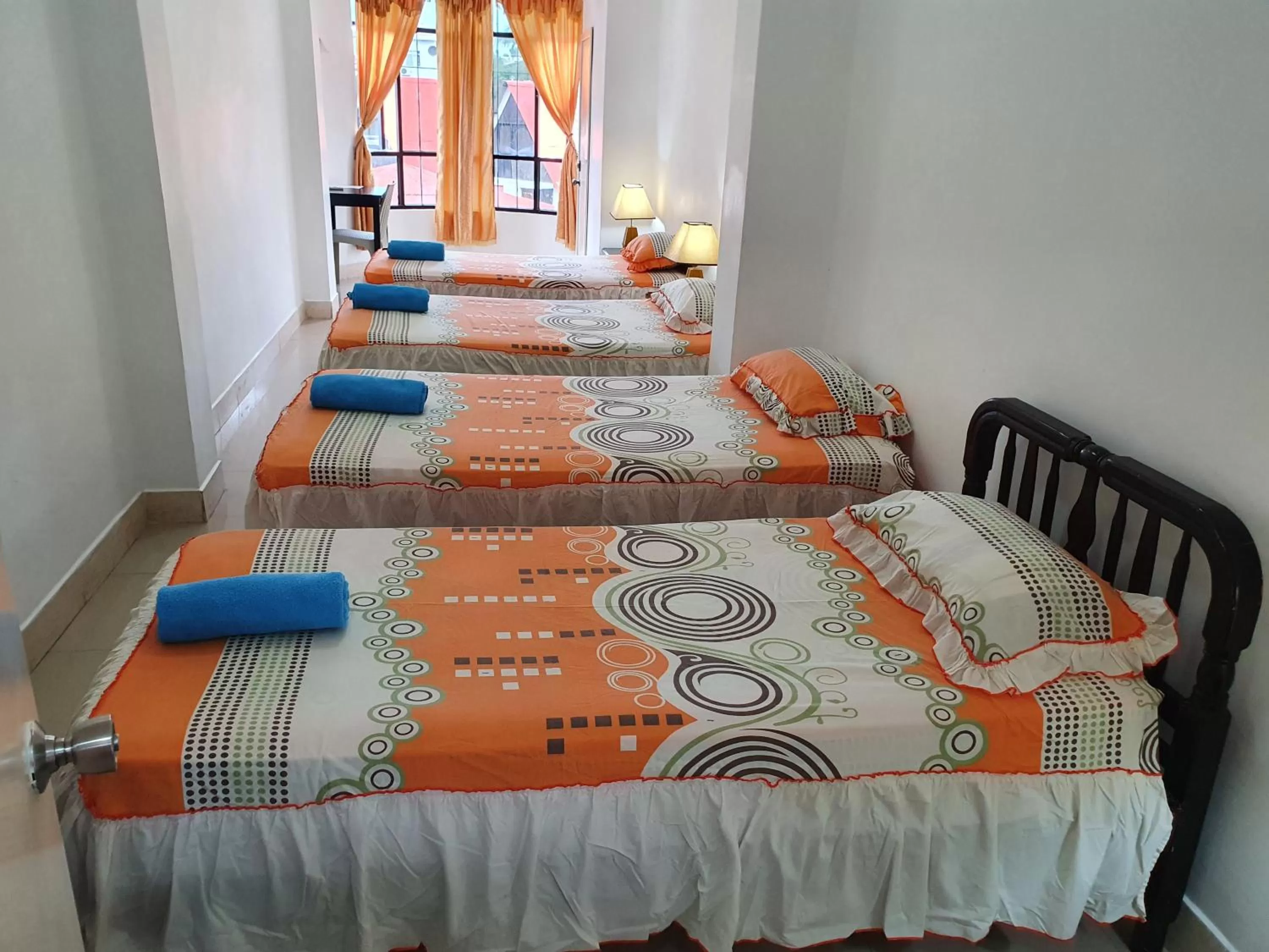 Staff, Bed in Hostal Cerro Azul