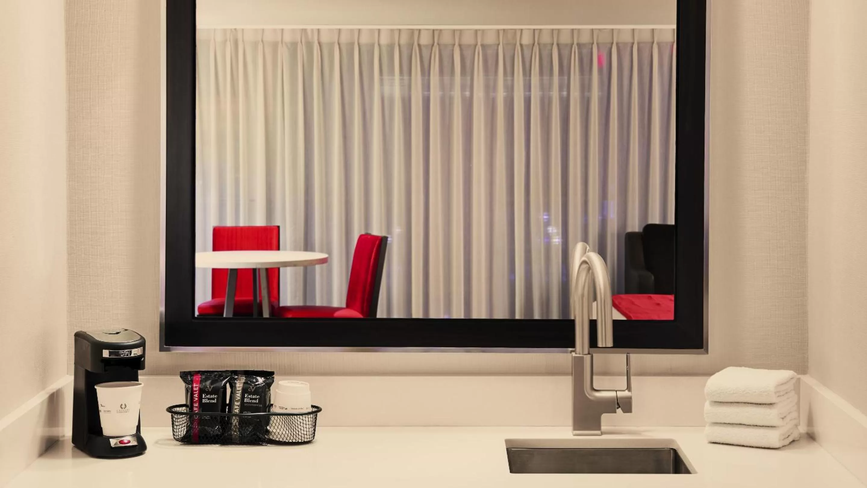 Living room in Horseshoe Las Vegas