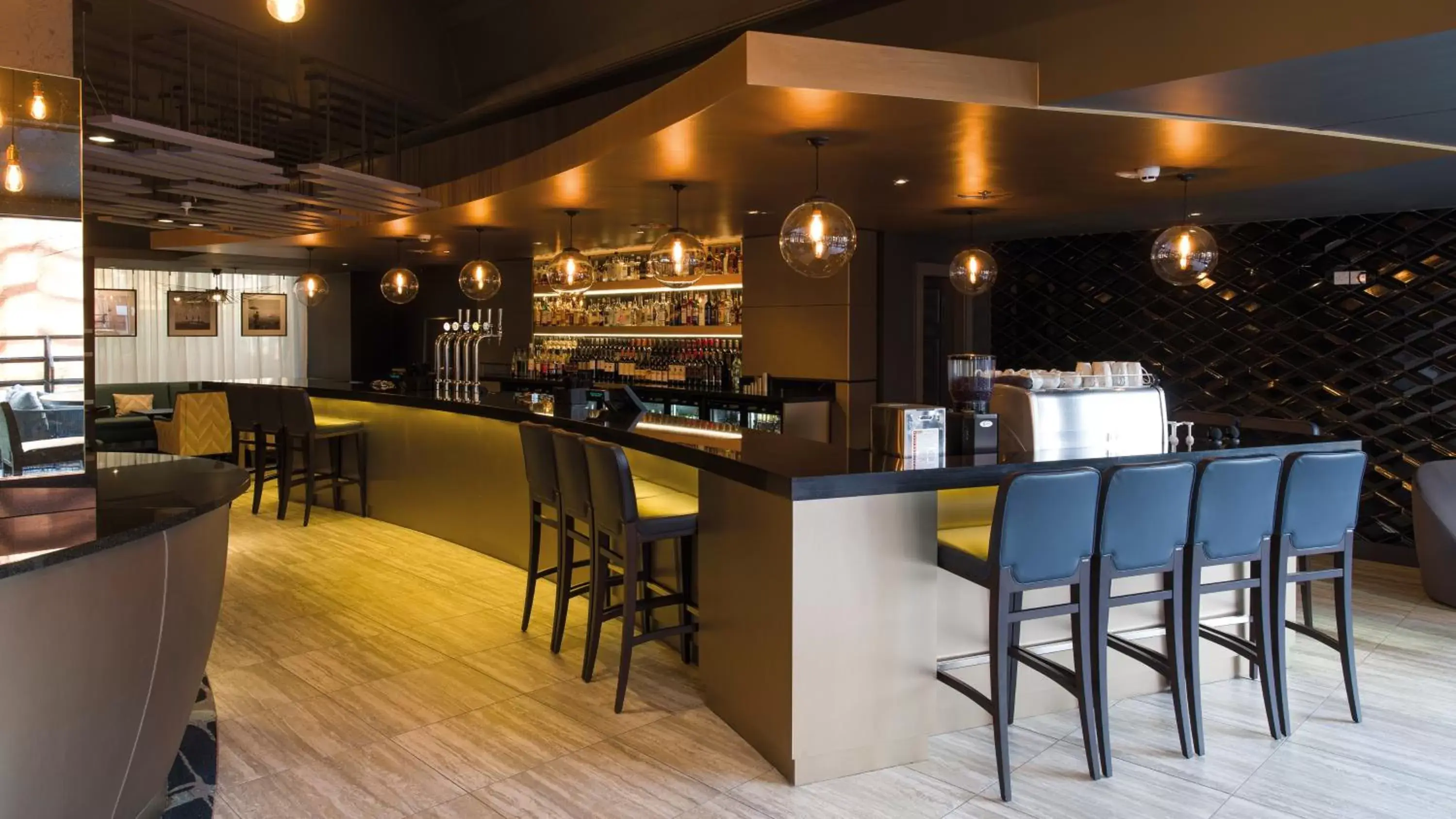 Lounge or bar, Lounge/Bar in Crowne Plaza Harrogate, an IHG Hotel