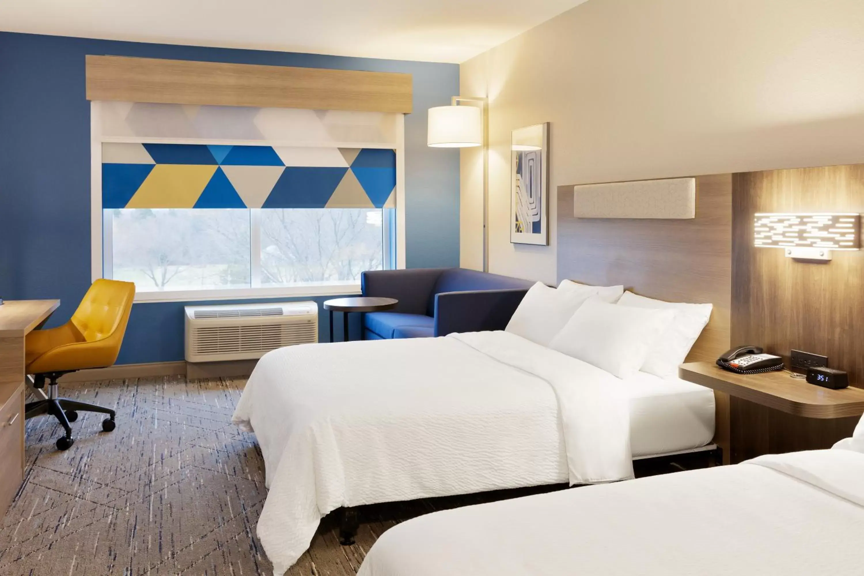 Photo of the whole room, Bed in Holiday Inn Express Hotel & Suites Vineland Millville, an IHG Hotel