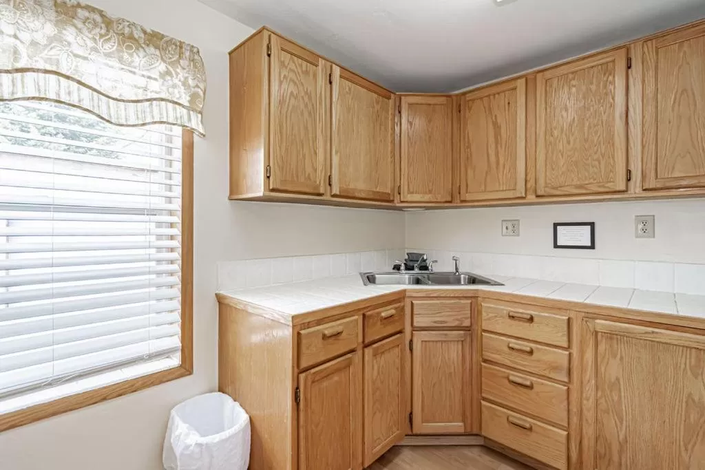 Kitchen or kitchenette, Kitchen/Kitchenette in Suites of Lava Hot Springs