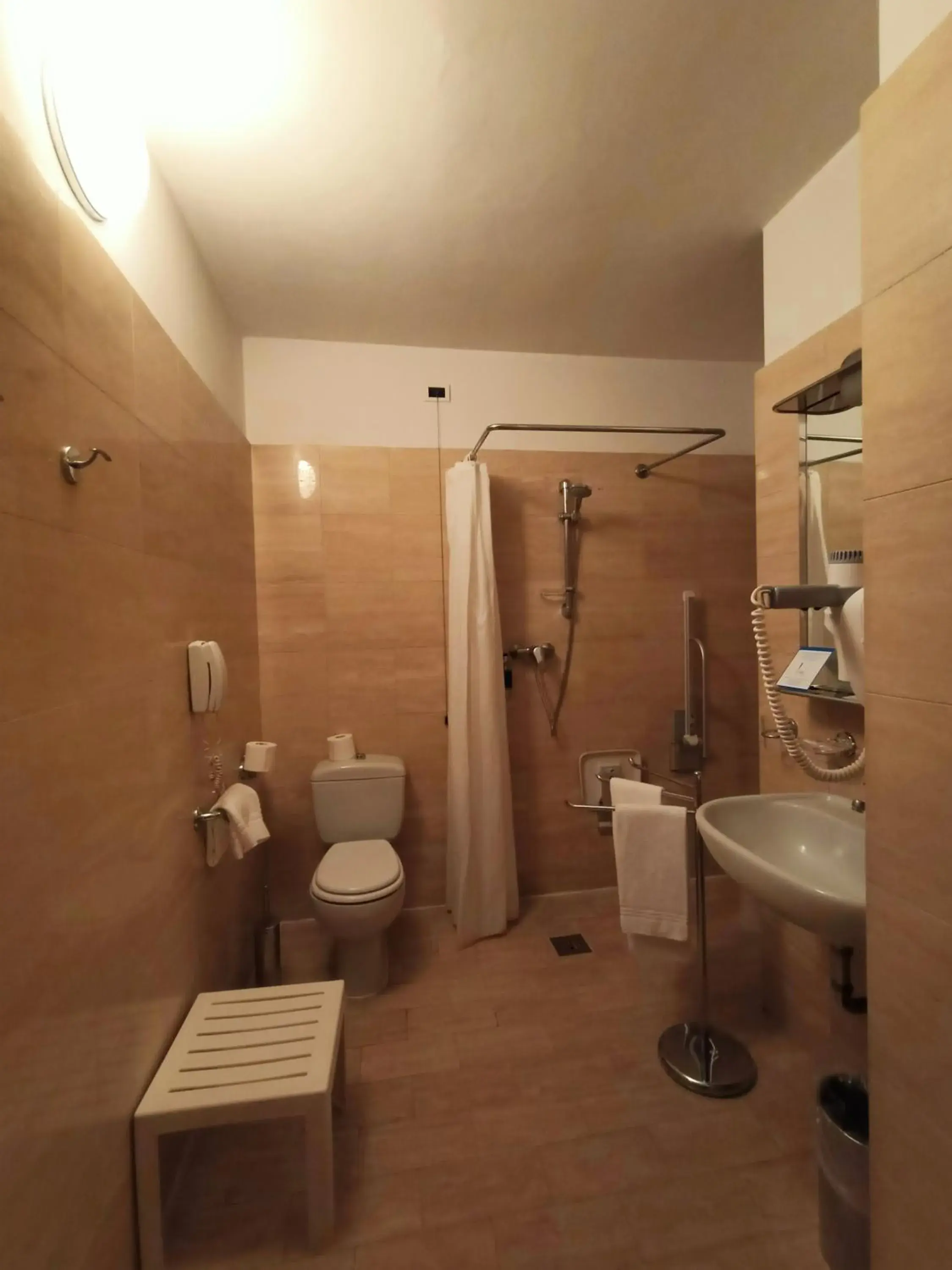 Bathroom in Hotel Villa Undulna - Terme della Versilia