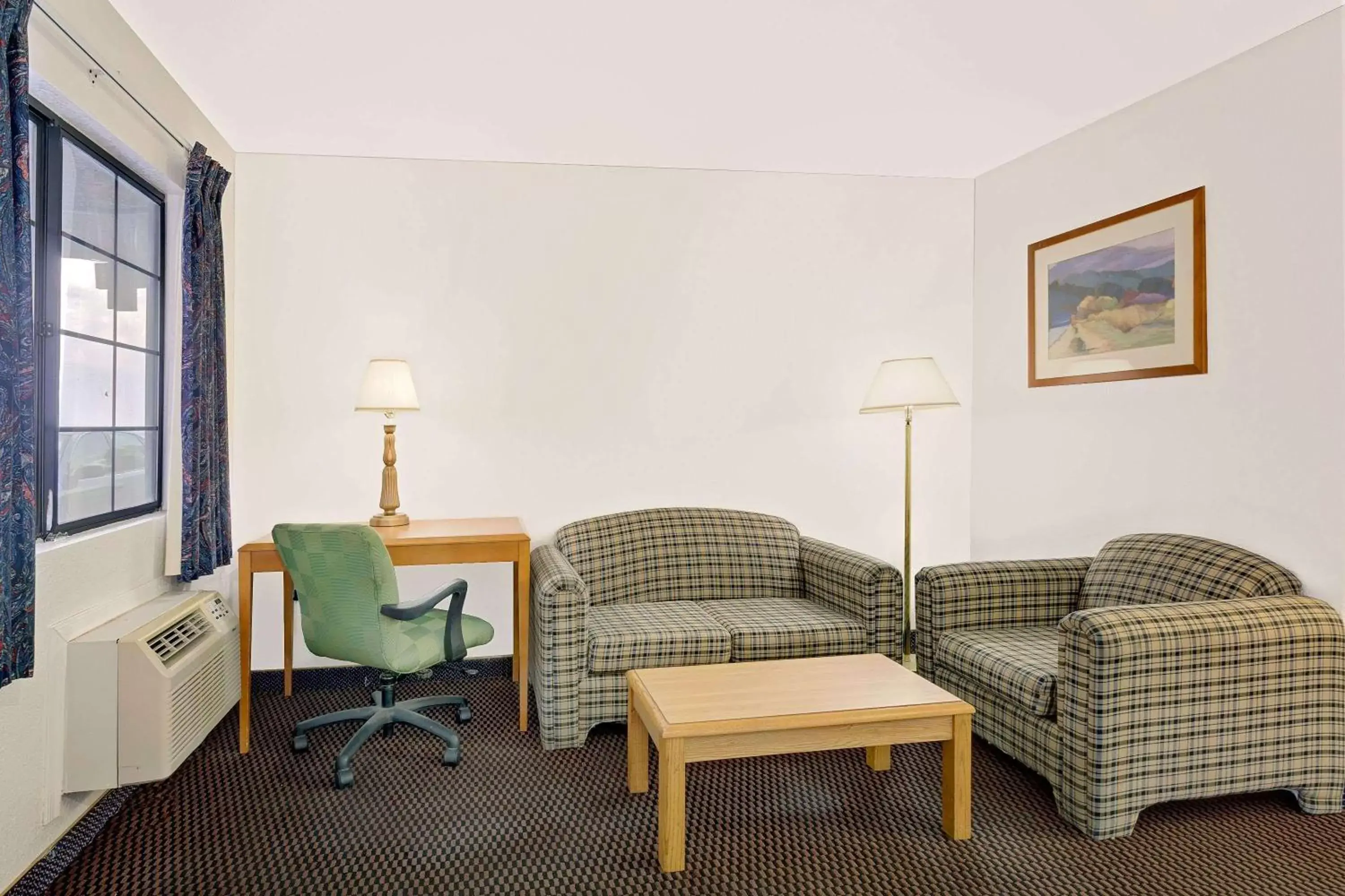 Photo of the whole room in Days Inn & Suites by Wyndham Needles Photo of the whole room in Days Inn & Suites by Wyndham Needles