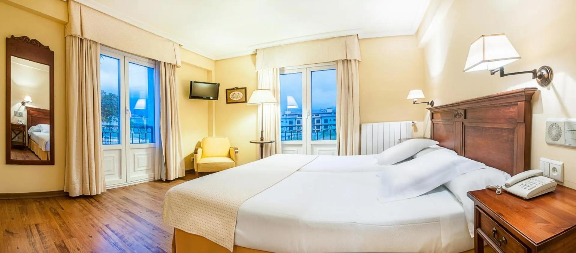 Bed in Silken Spa La Hacienda De Don Juan