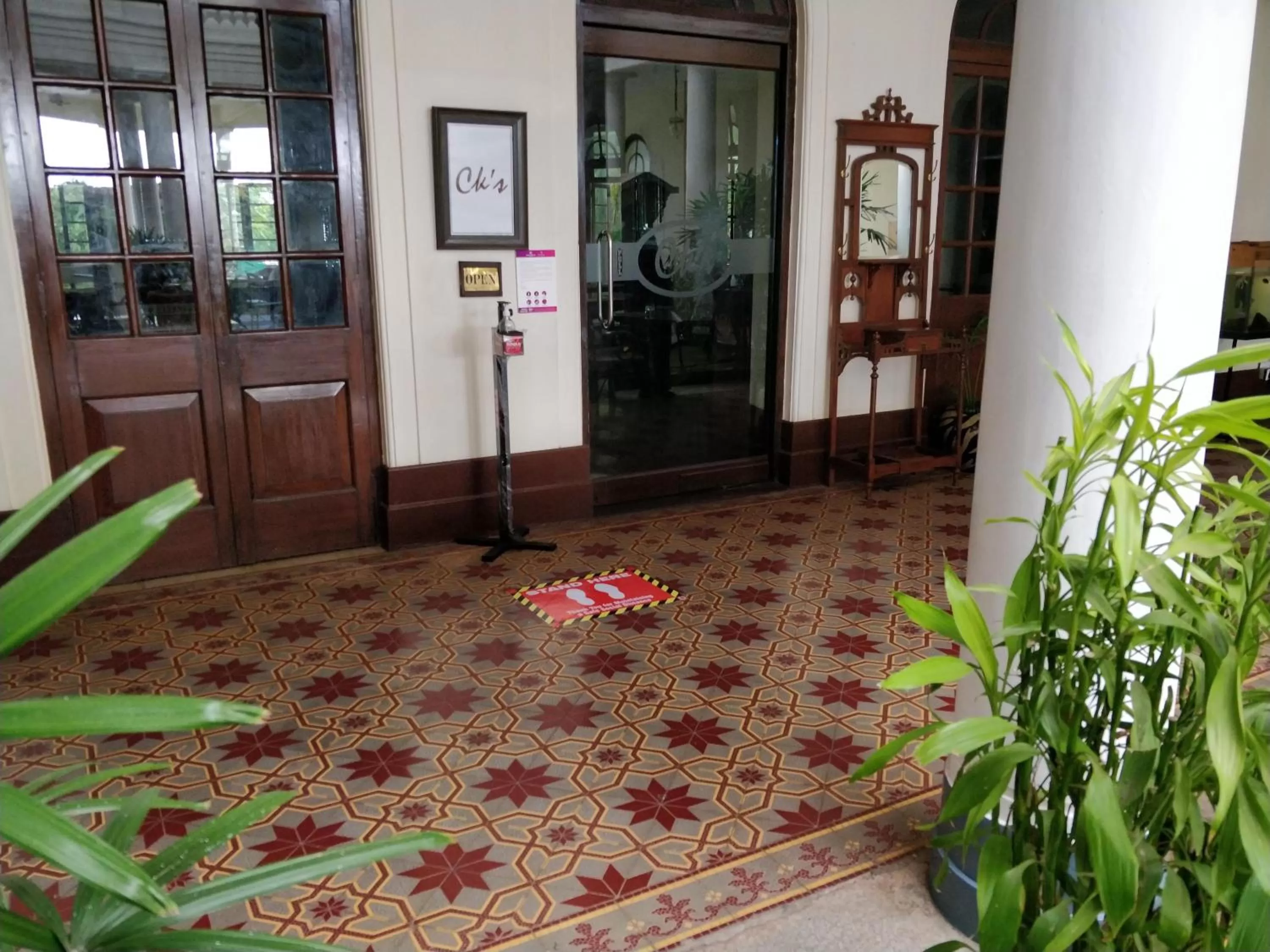 Restaurant/places to eat in Royal Orchid Brindavan Garden Mysore