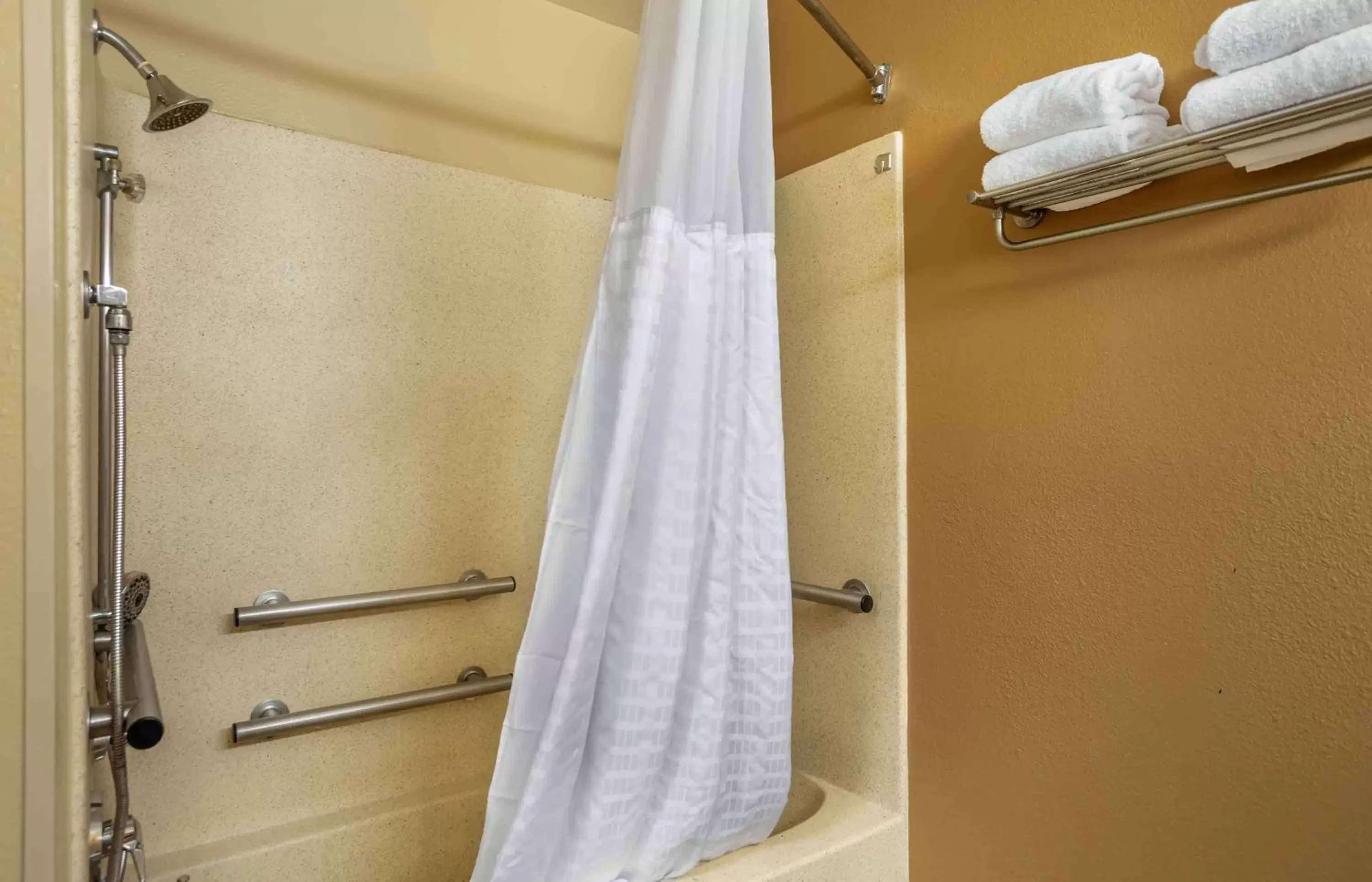 Bathroom in Extended Stay America Suites - Nashville - Brentwood - South