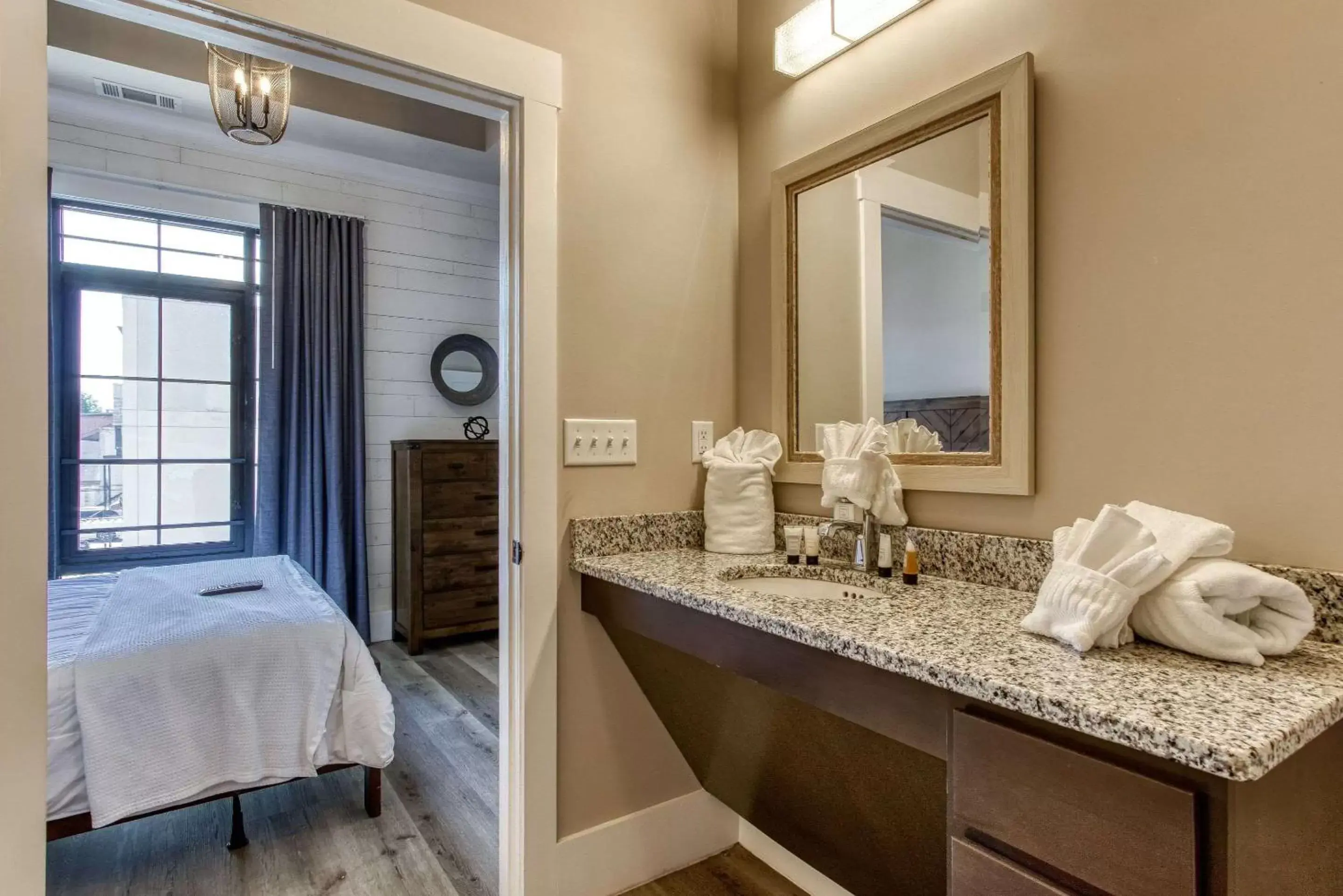 Bathroom in Central Hotel, Ascend Hotel Collection