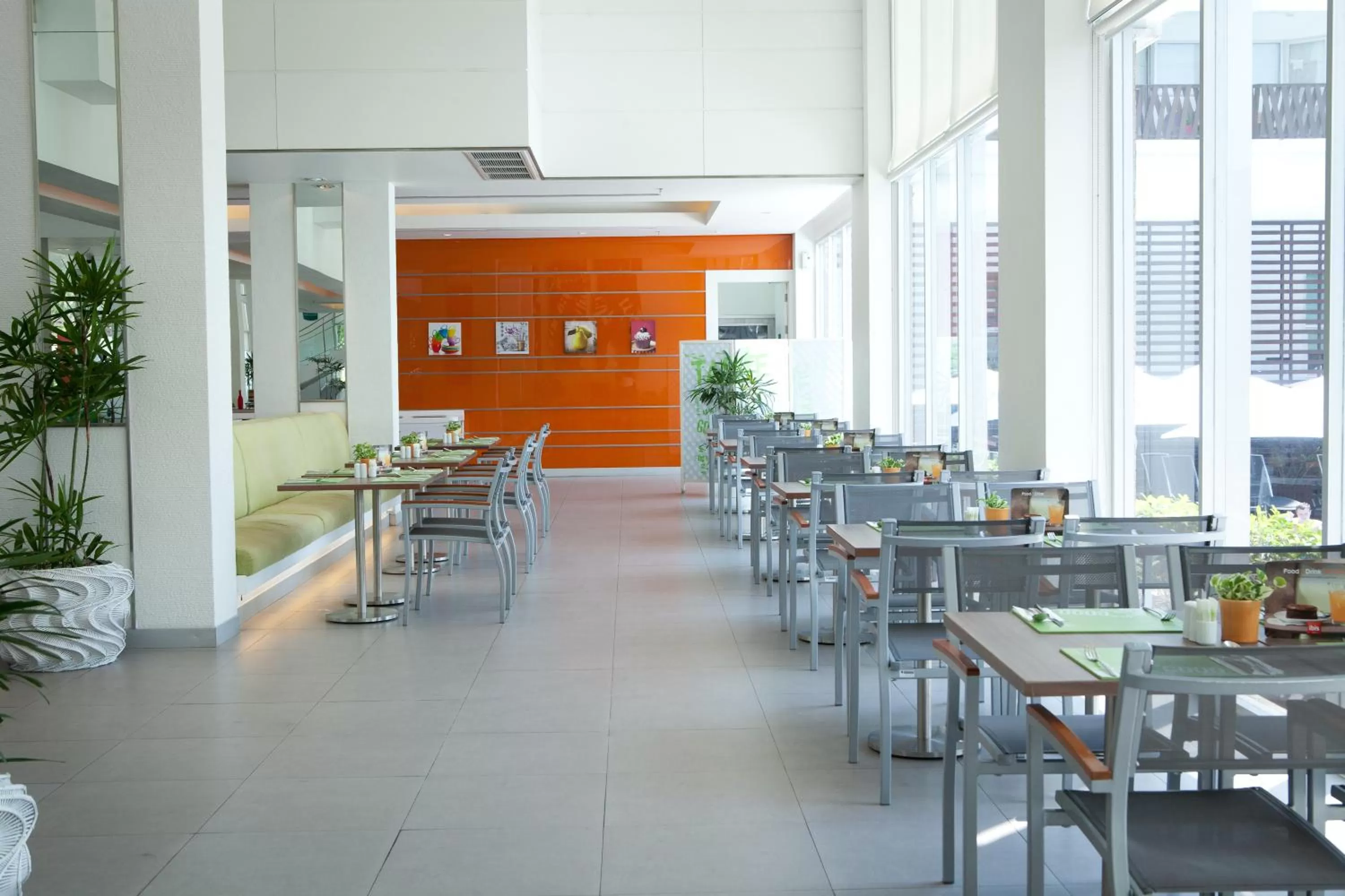 Restaurant/places to eat in Ibis Pattaya