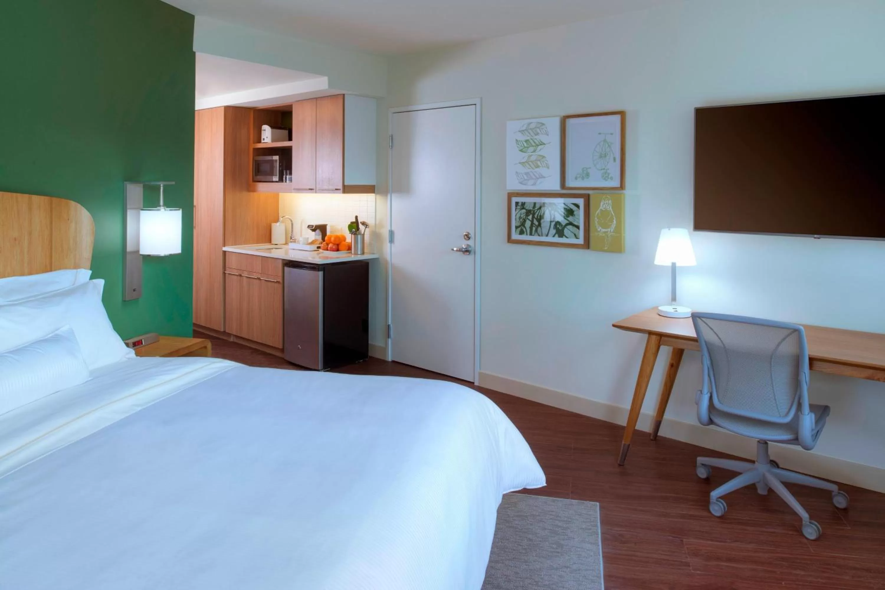 Photo of the whole room, Bed in Element Detroit at the Metropolitan