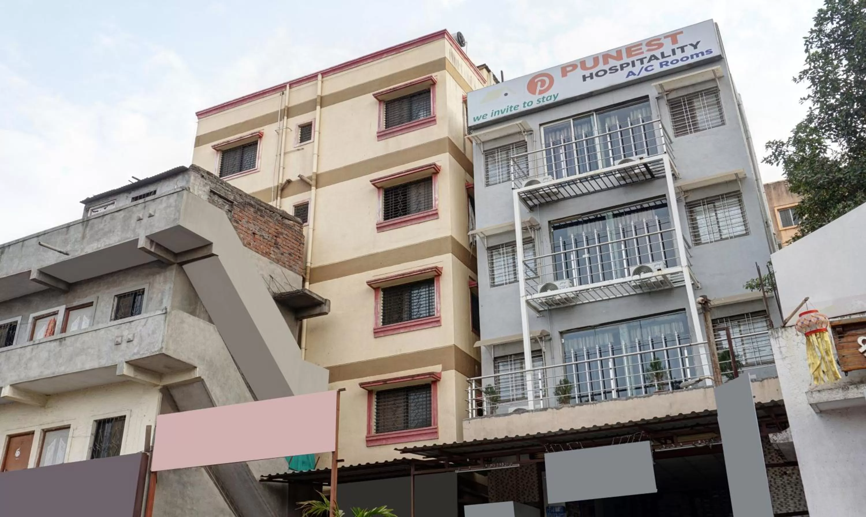 Facade/entrance, Property Building in Itsy By Treebo - Punest