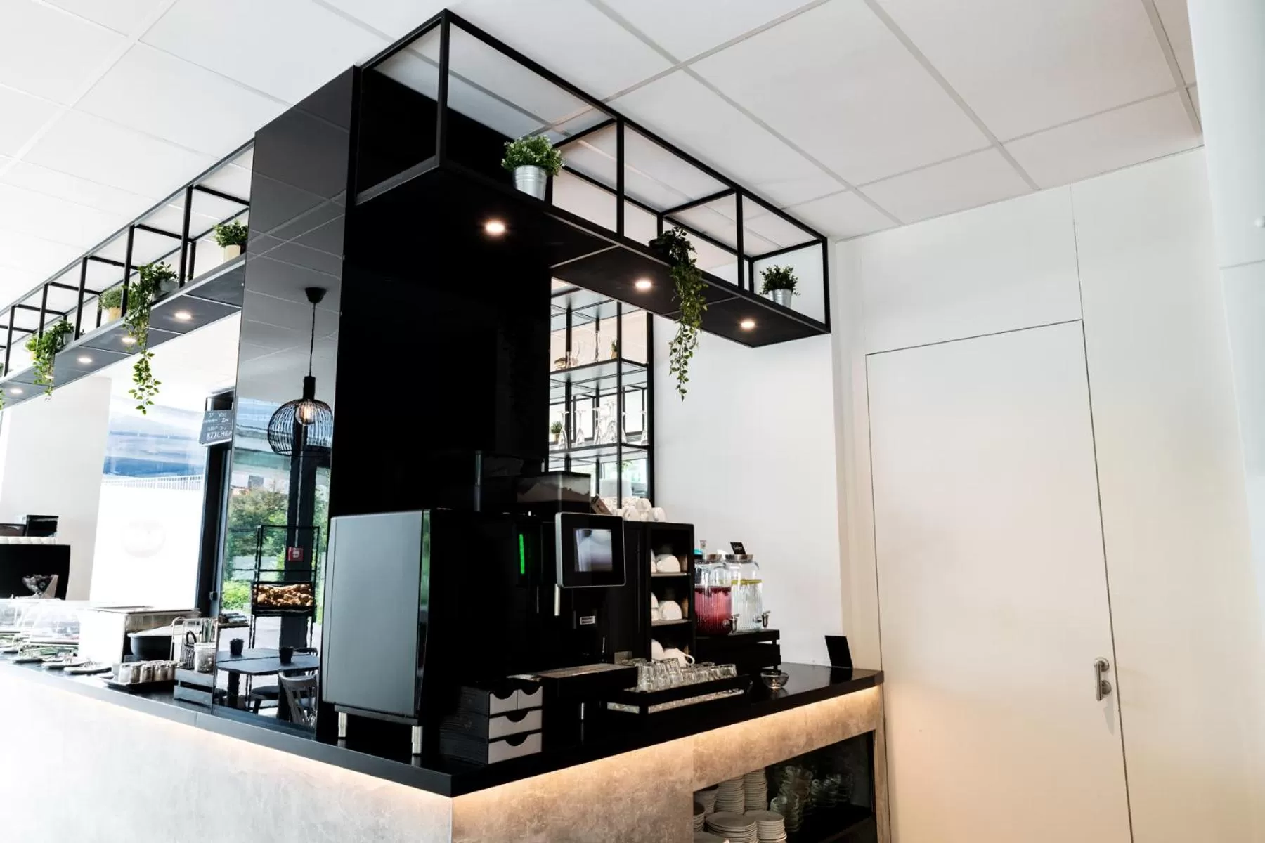 Restaurant/places to eat in B&B HOTEL Zürich Wallisellen