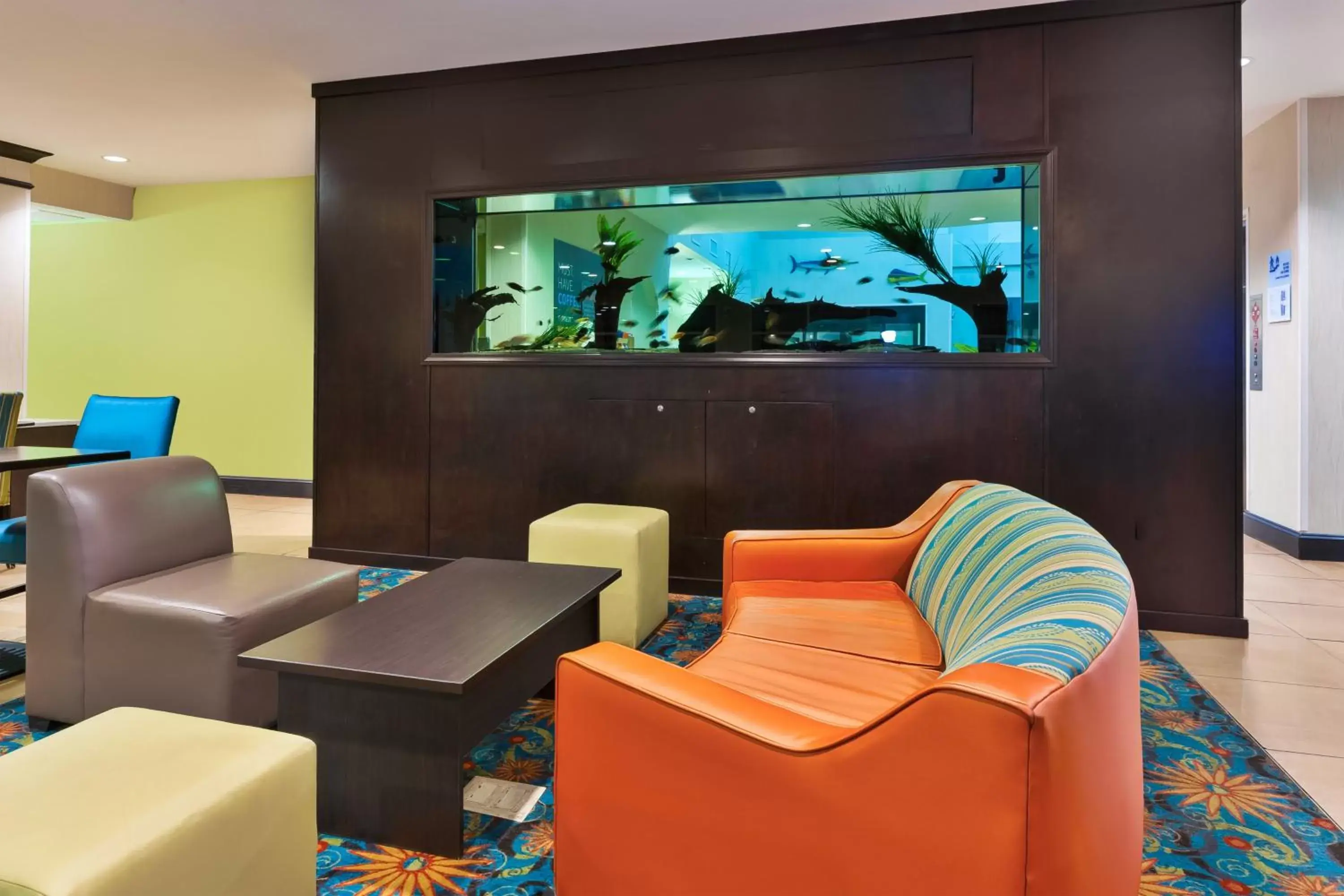 Property building, TV/Entertainment Center in Holiday Inn Express & Suites Southport - Oak Island Area, an IHG Hotel