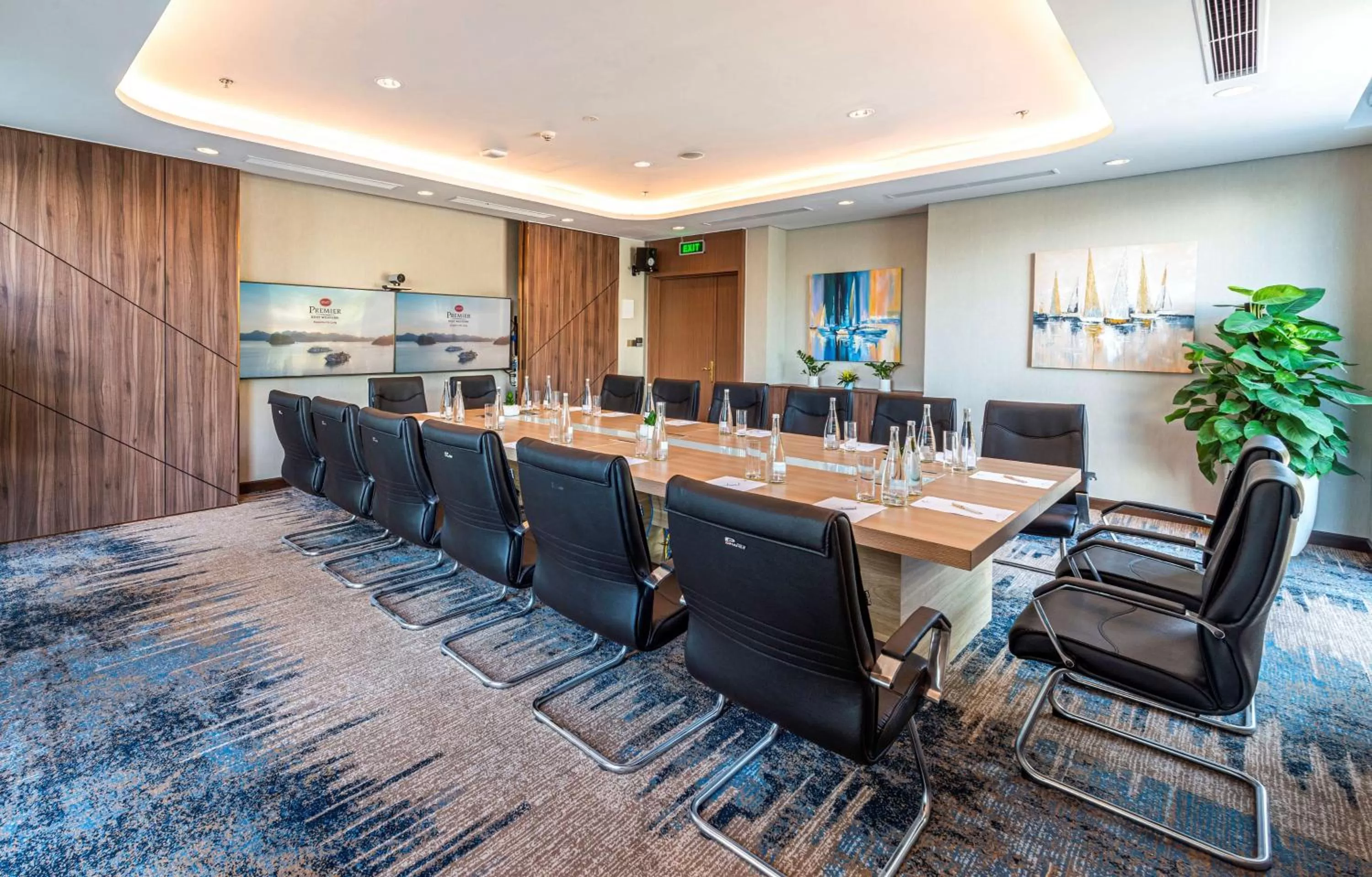 Property building in Best Western Premier Sapphire Ha Long