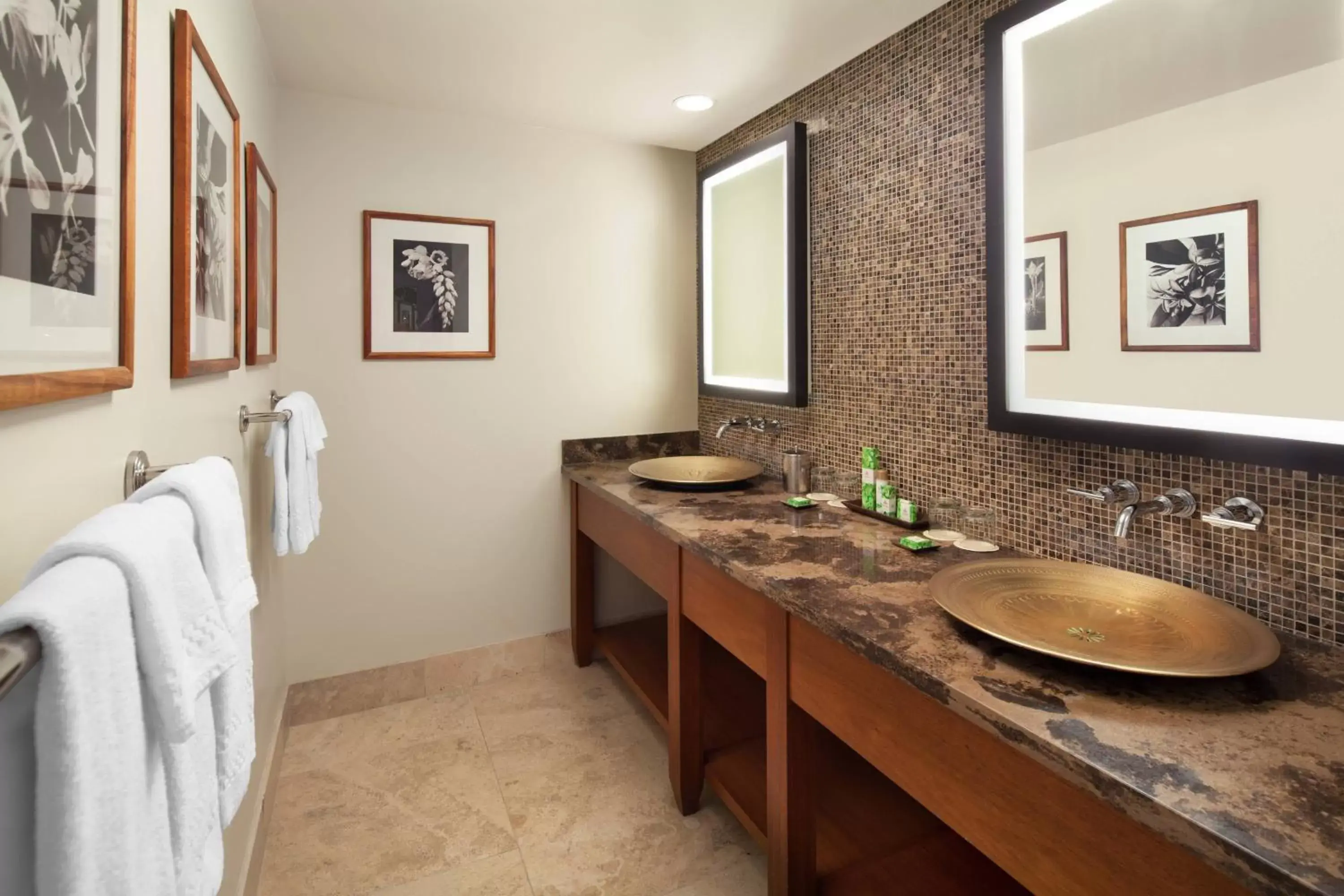 Bathroom in The Royal Hawaiian, A Luxury Collection Resort, Waikiki