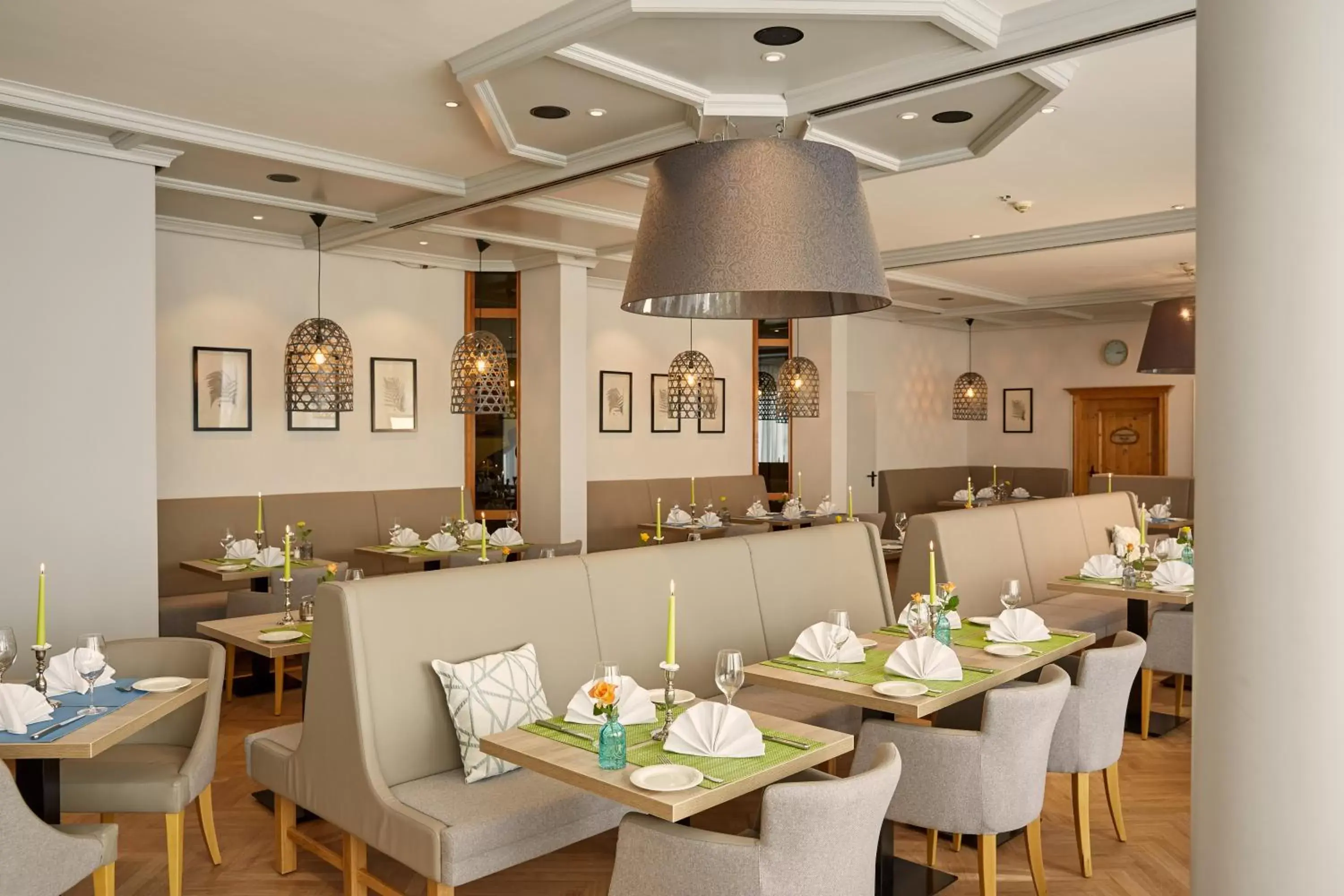 Restaurant/Places to Eat in H+ Hotel Stuttgart Herrenberg