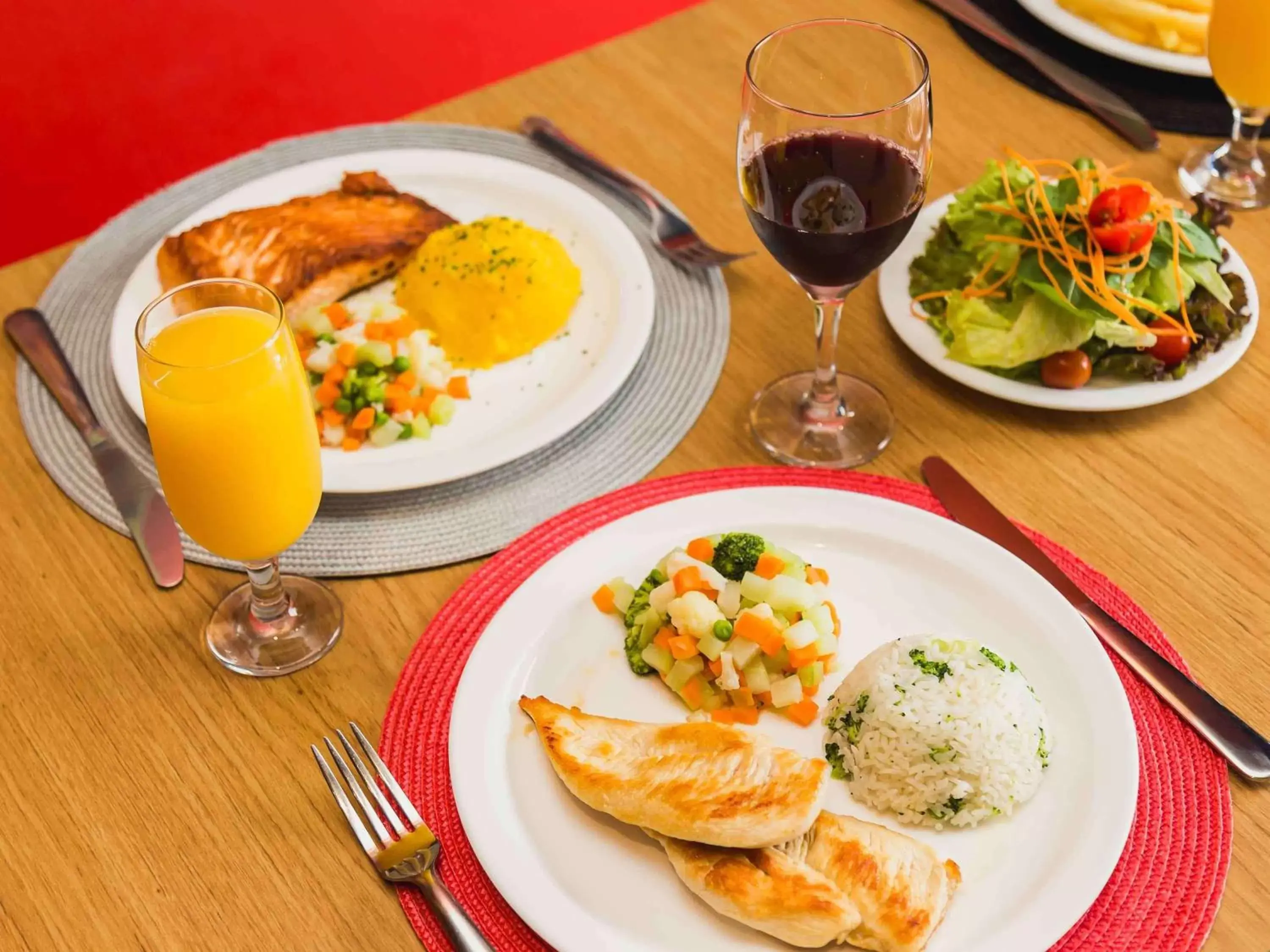 Restaurant/places to eat, Lunch and Dinner in ibis Porto Alegre Aeroporto