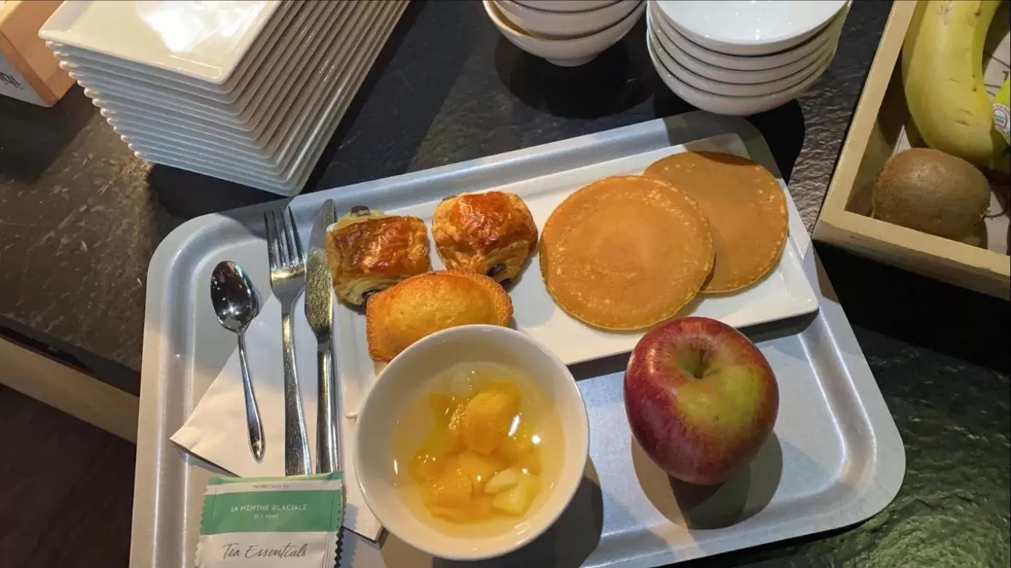 Breakfast in Ibis Aéroport Bâle Mulhouse