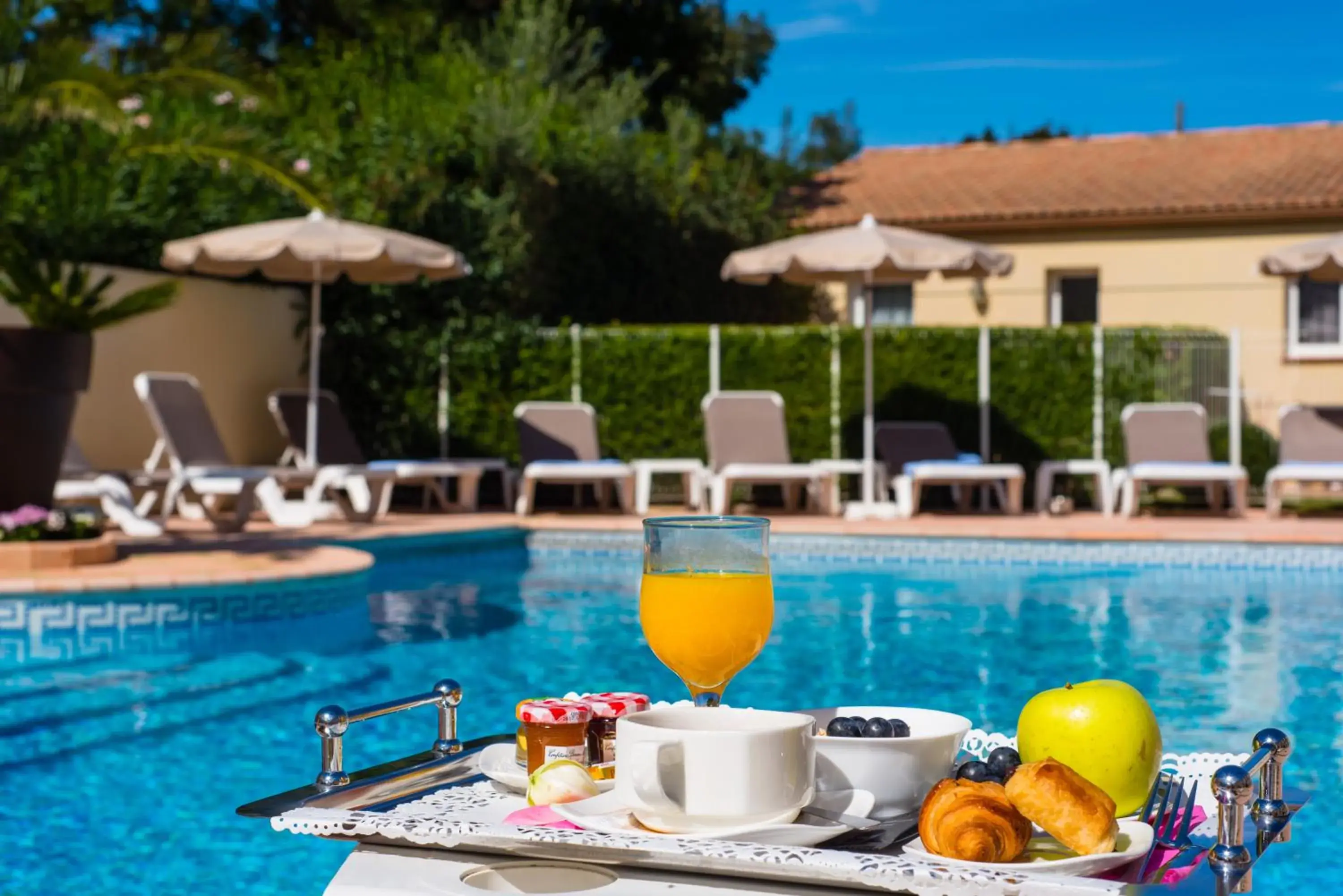 , Swimming Pool in Hôtel Ariane