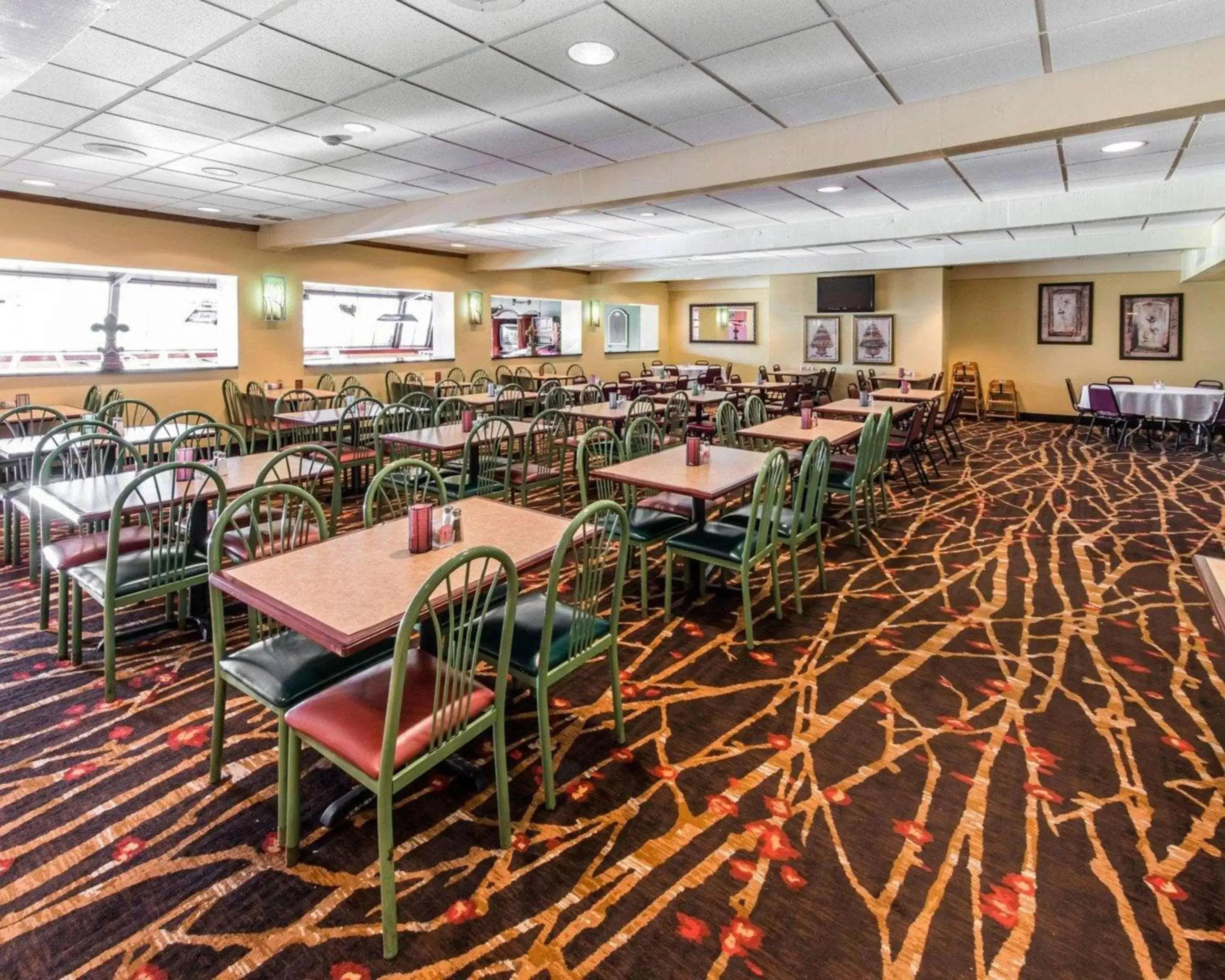 Restaurant/Places to Eat in Quality Inn & Suites Conference Center Across from Casino