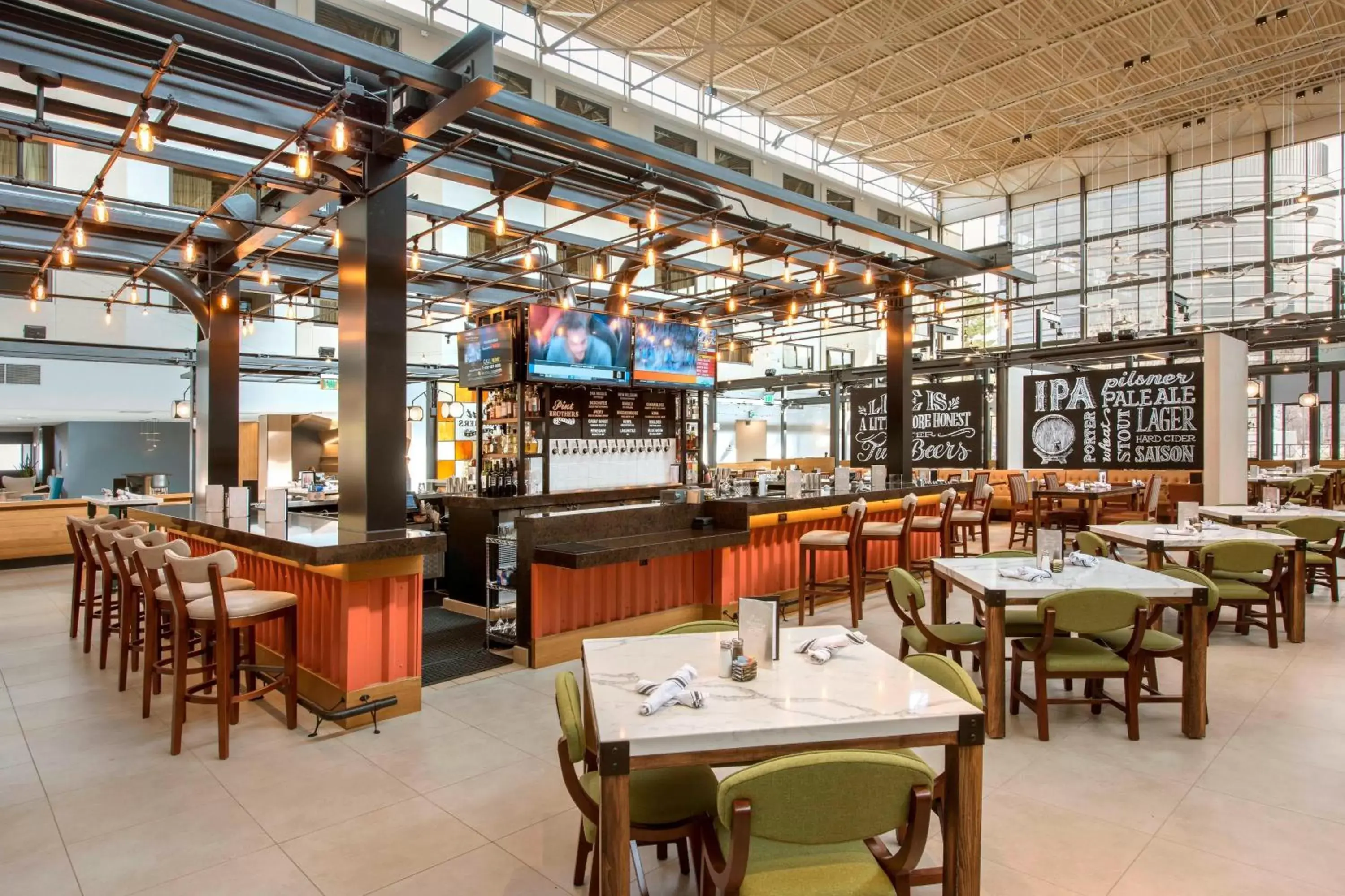 Restaurant/Places to Eat in Denver Marriott Tech Center