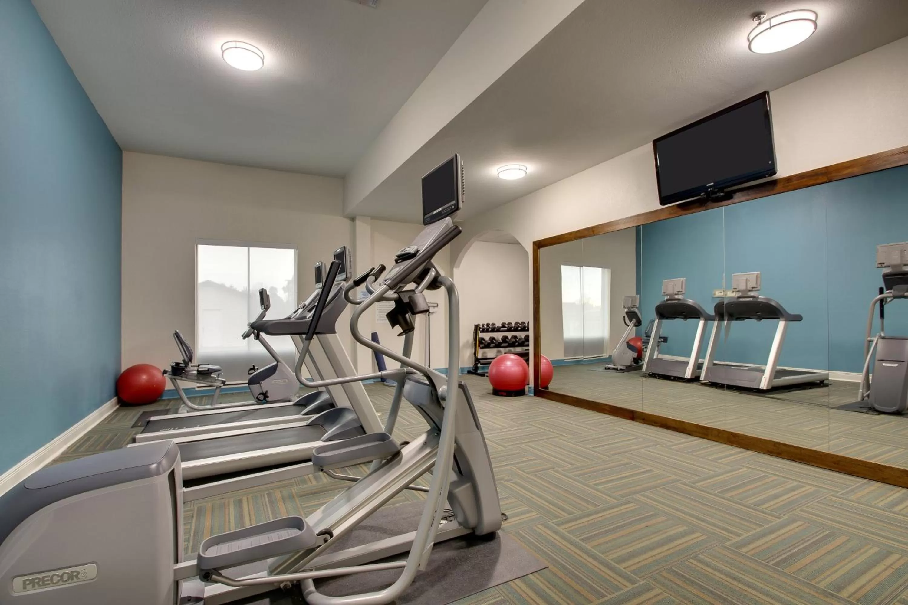 Fitness centre/facilities in Holiday Inn Express & Suites Laurel by IHG