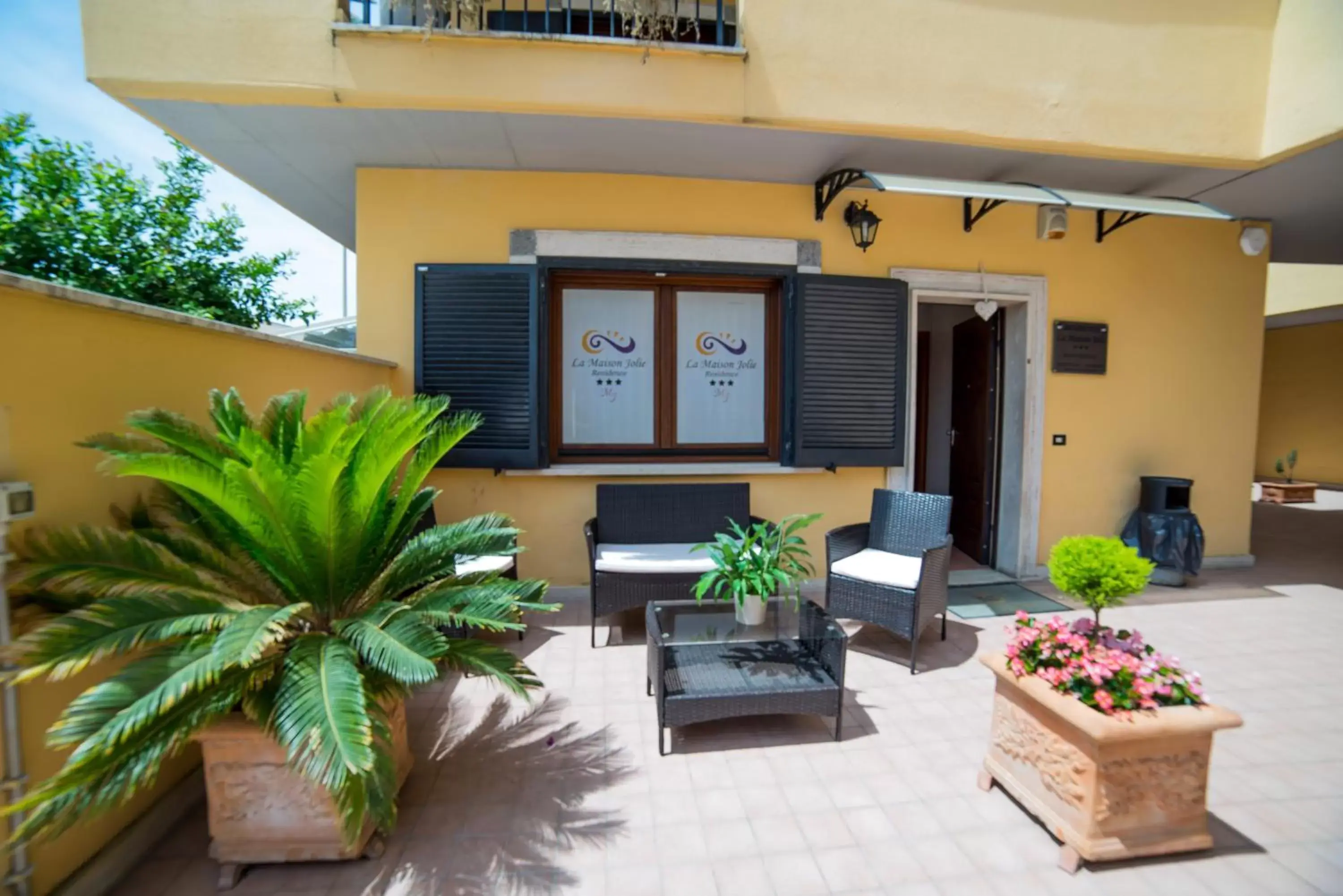 Property building in Hotel La Maison Jolie Property building in Hotel La Maison Jolie