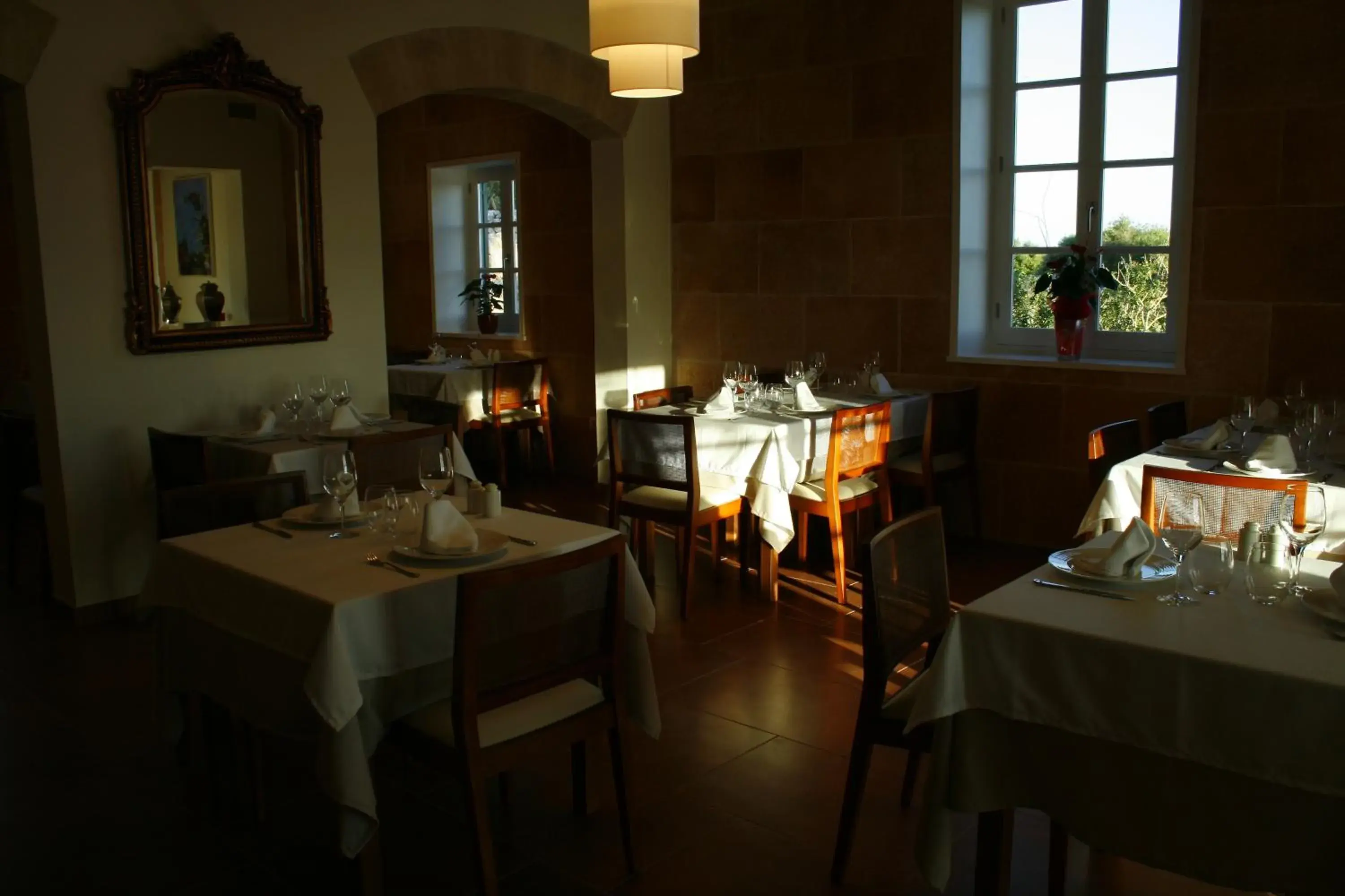 Restaurant/Places to Eat in Hotel Rural Binigaus Vell