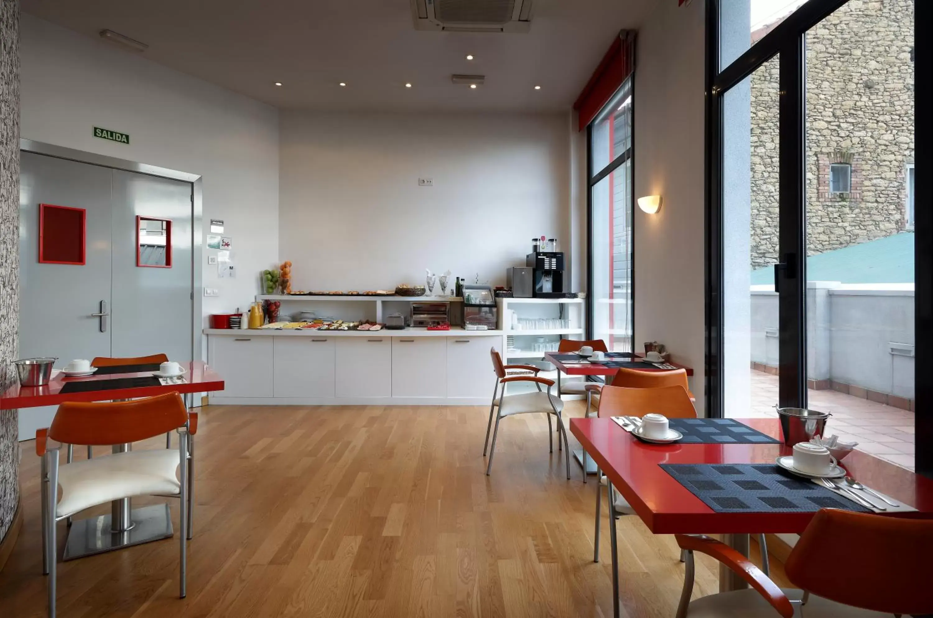 Lounge or bar in Exe Hotel El Magistral Lounge or bar in Exe Hotel El Magistral