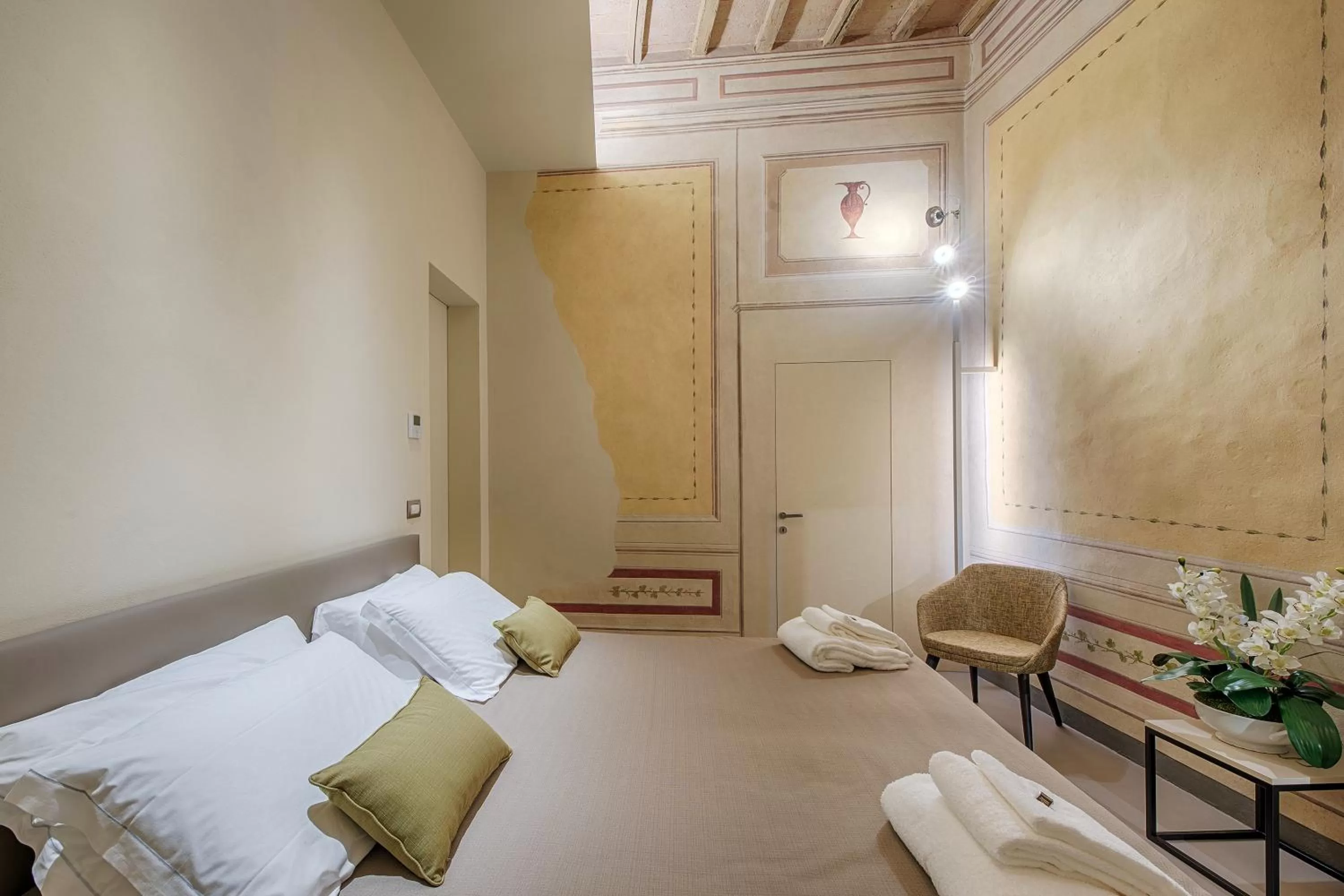 Photo of the whole room, Bed in Residenza d'Epoca Le Aquile